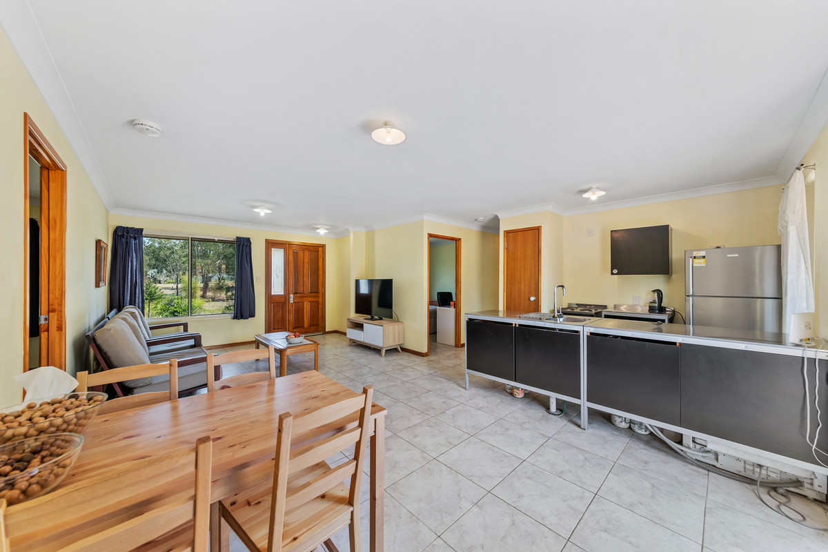 28 THIRD AV, Barellan Point, Ipswich - Greater Region, 0房, 0浴, House