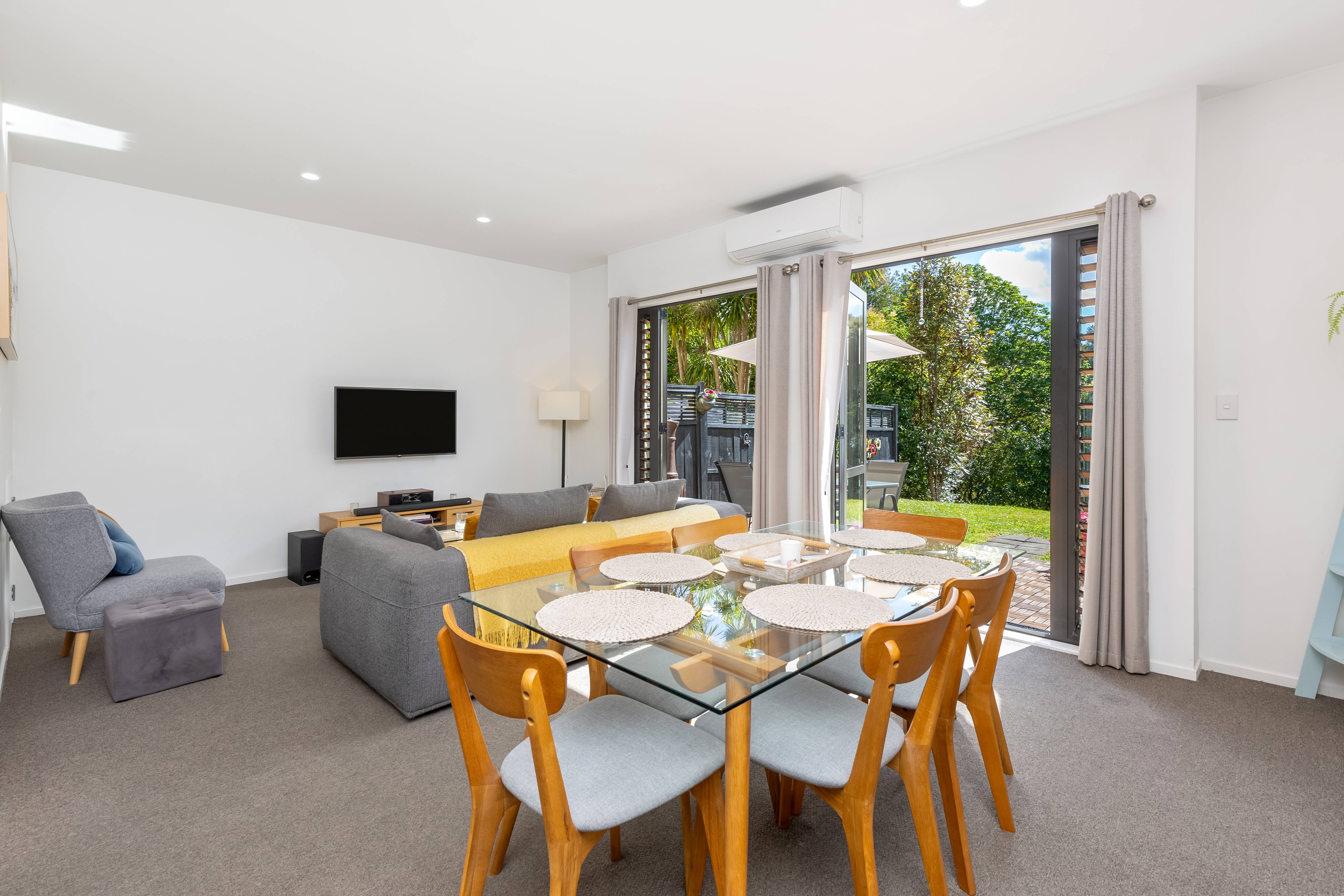 15/11 The Avenue, Albany, North Shore City, 3 રૂમ, 1 બાથરૂમ, Townhouse