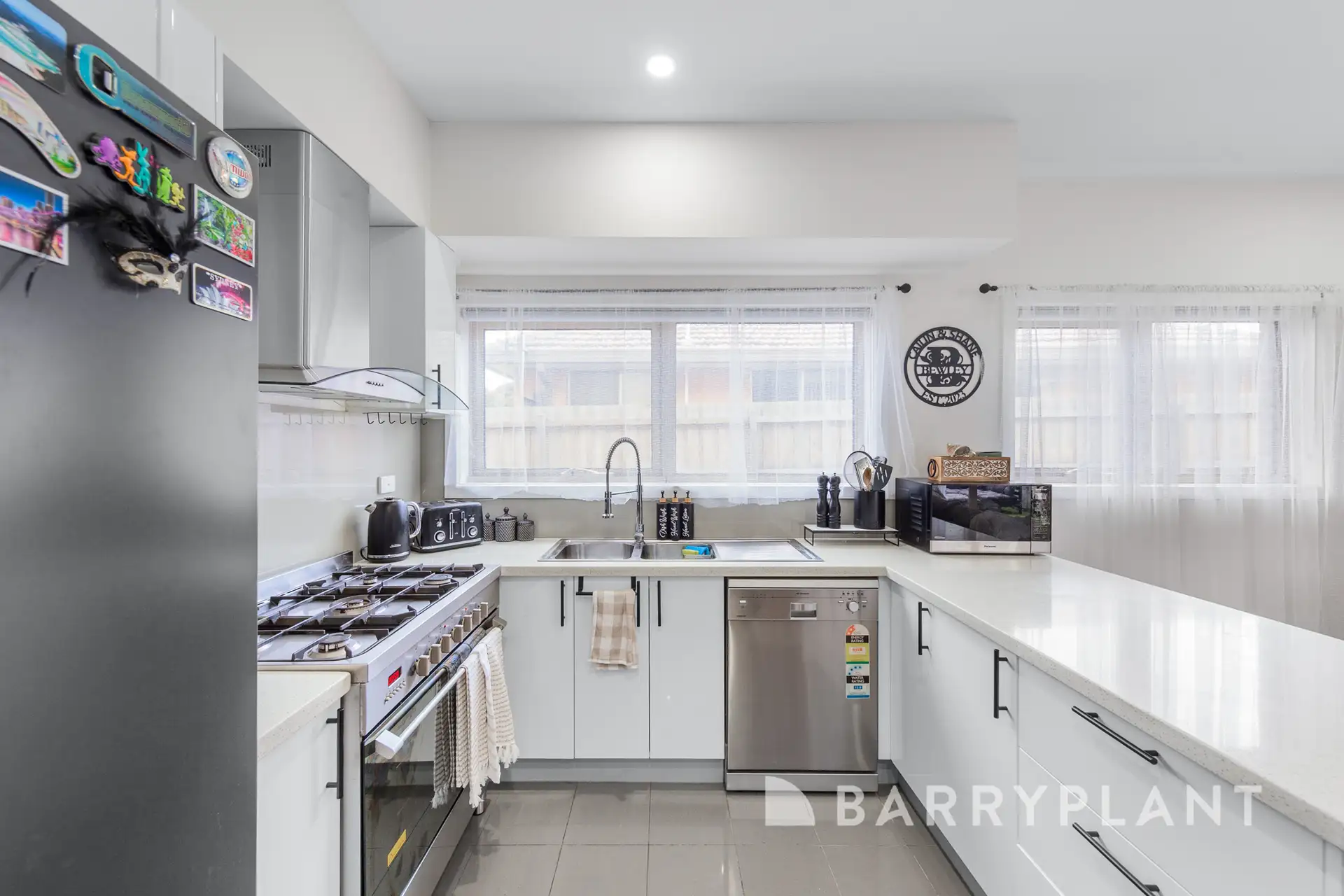 UNIT 1 49 IVANHOE AV, St Albans, North West Melbourne, 0房, 0浴, Townhouse