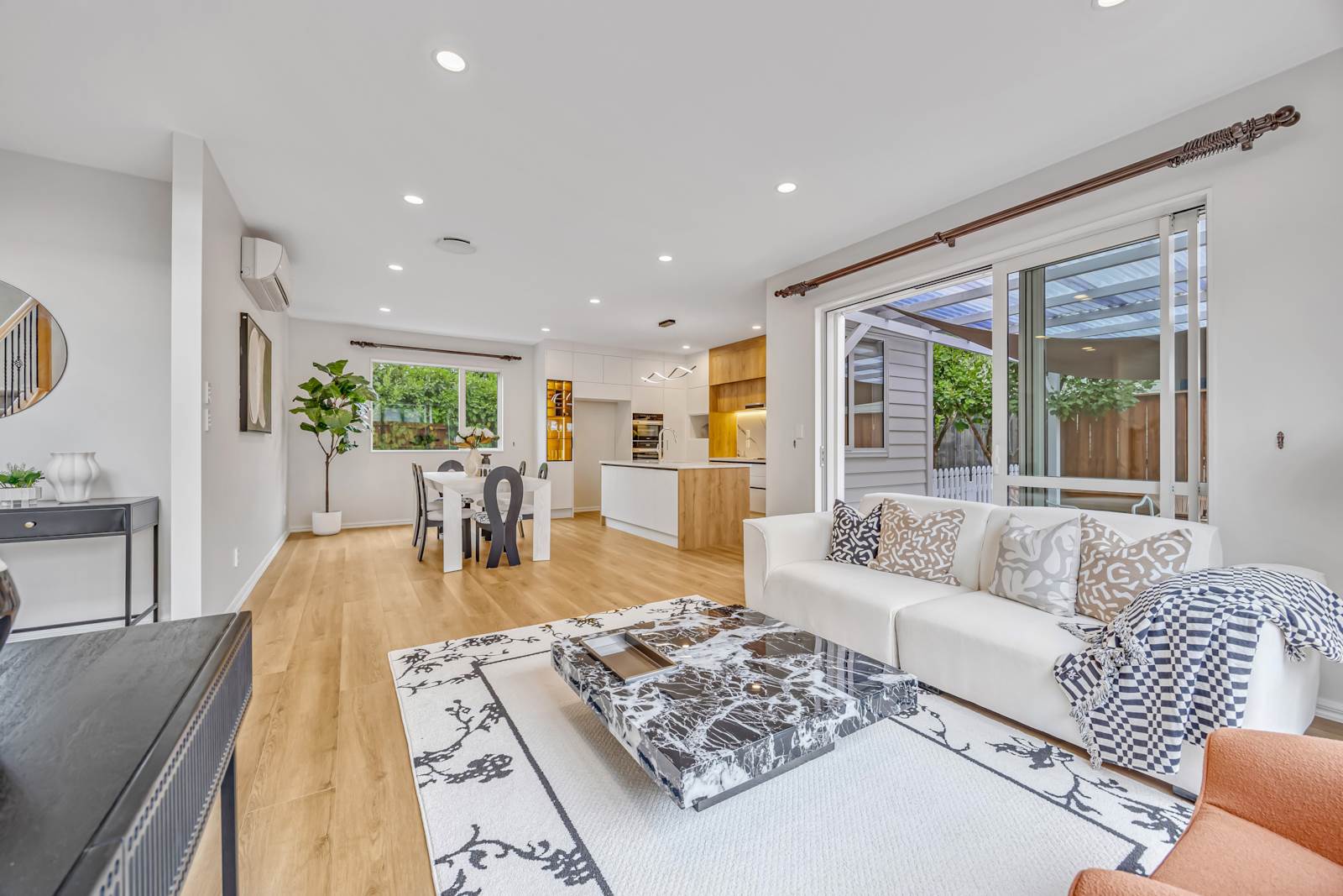 10a Becroft Drive, Forrest Hill, North Shore City, 5 ห้องนอน, 3 ห้องน้ำ, House