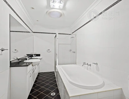 Unit 2/100 AGINCOURT ROAD, MARSFIELD, 2 phòng ngủ, 2 phòng tắm, House