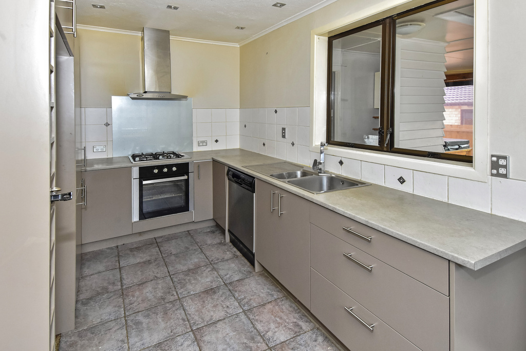 1/23 Target Road, Totara Vale, North Shore City, 2 રૂમ, 1 બાથરૂમ