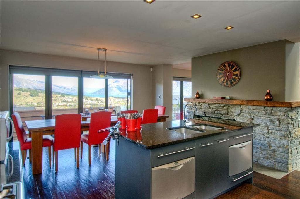 1 Goldleaf Hill