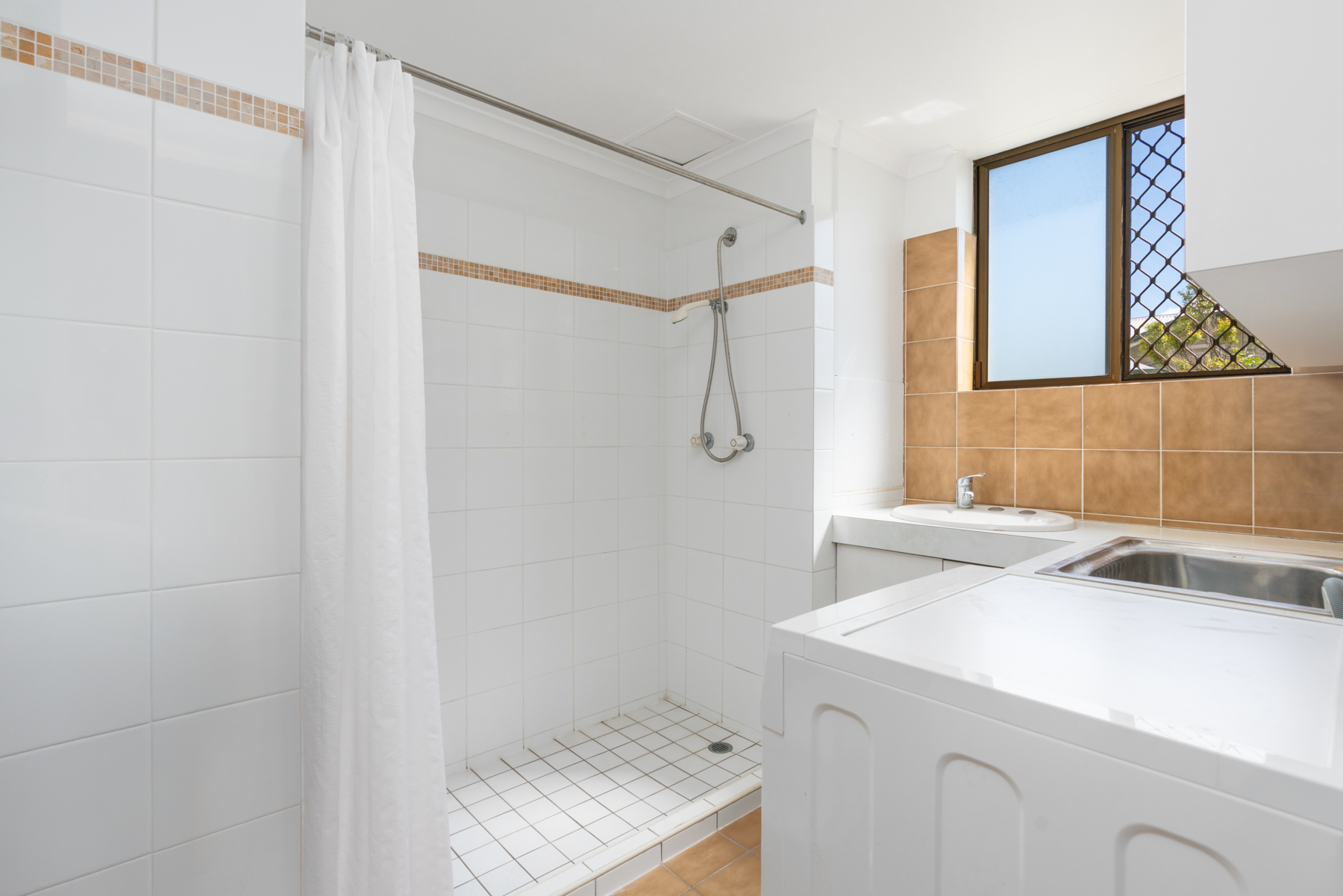 UNIT 1 11 VIEW ST, Wooloowin, Brisbane - Northern Region , 0 રૂમ, 0 બાથરૂમ, Unit