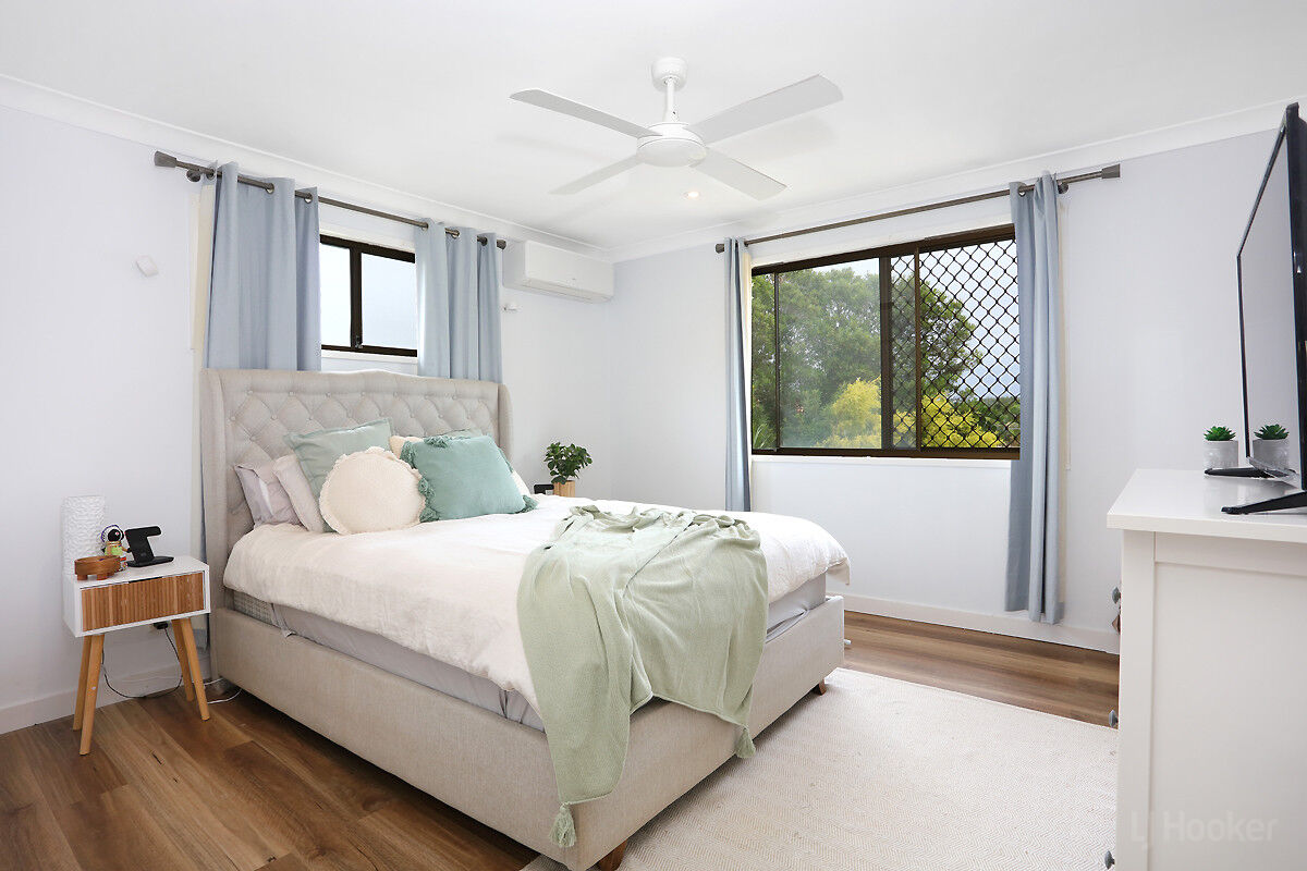 UNIT 4 77 OLSEN AV, Labrador, Gold Coast, 0 Bedrooms, 0 Bathrooms, Townhouse