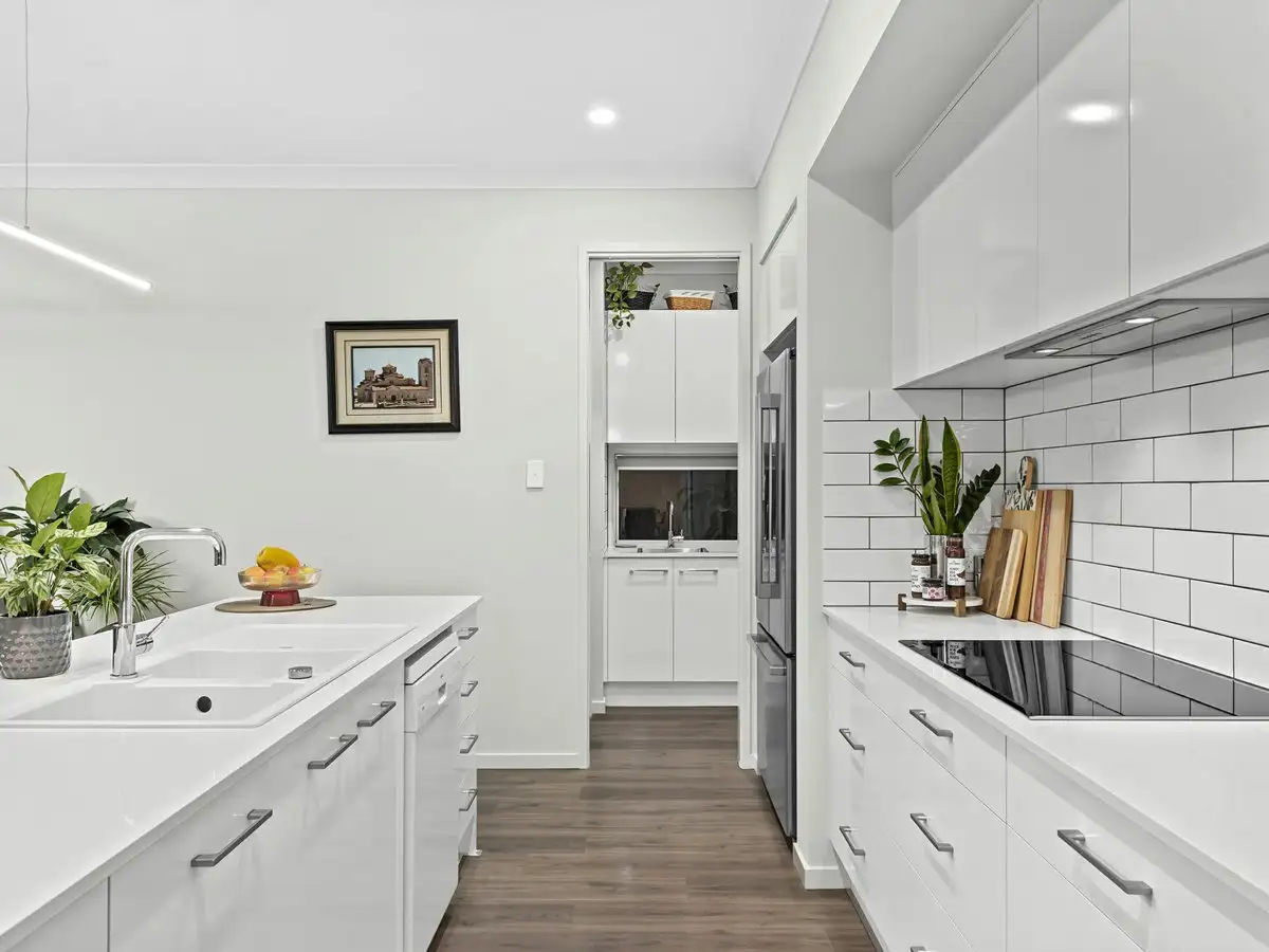 16 WILLIAM CL, PARK RIDGE QLD 4125, 0 غرف, 0 حمامات, House