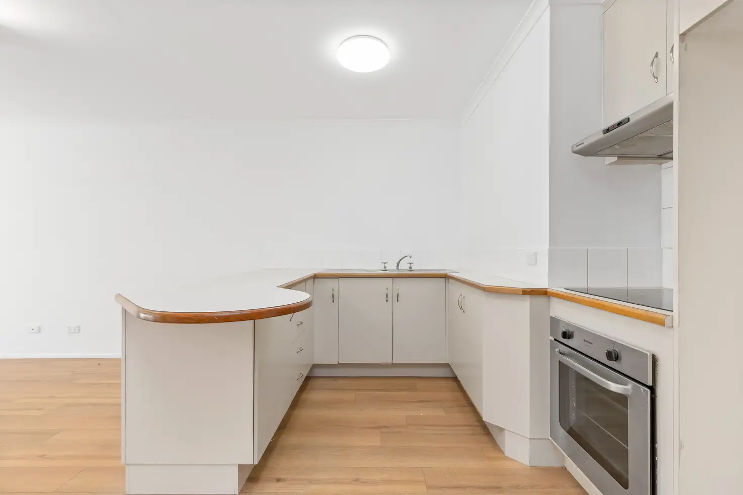 UNIT 8 29 ESMOND ST, Emerald, Fitzroy, 0 રૂમ, 0 બાથરૂમ, Unit