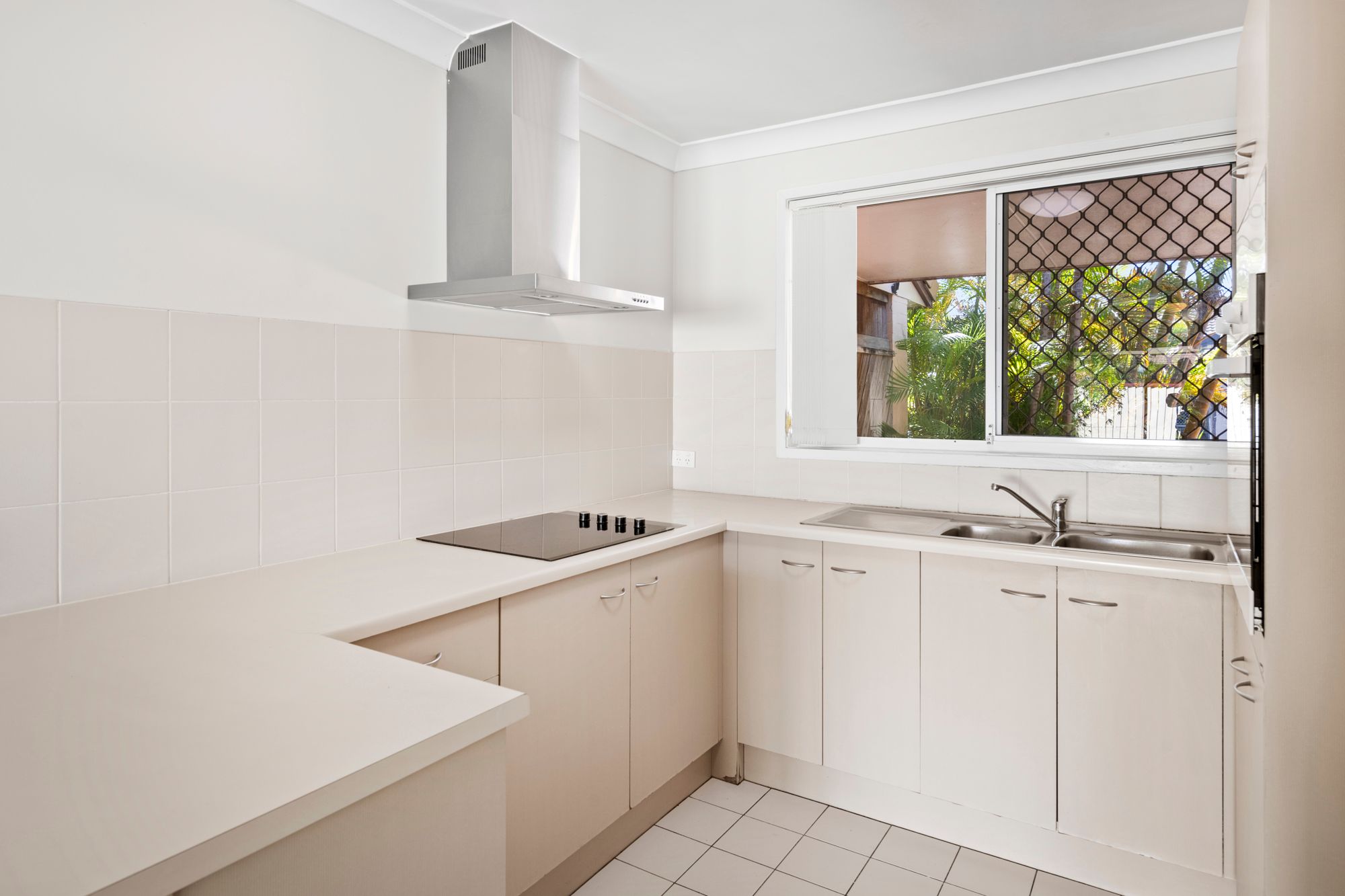 SUN VILLAGE UNIT 128 128 BENOWA RD, Southport, Gold Coast, 0 rūma, 0 rūma horoi, Townhouse