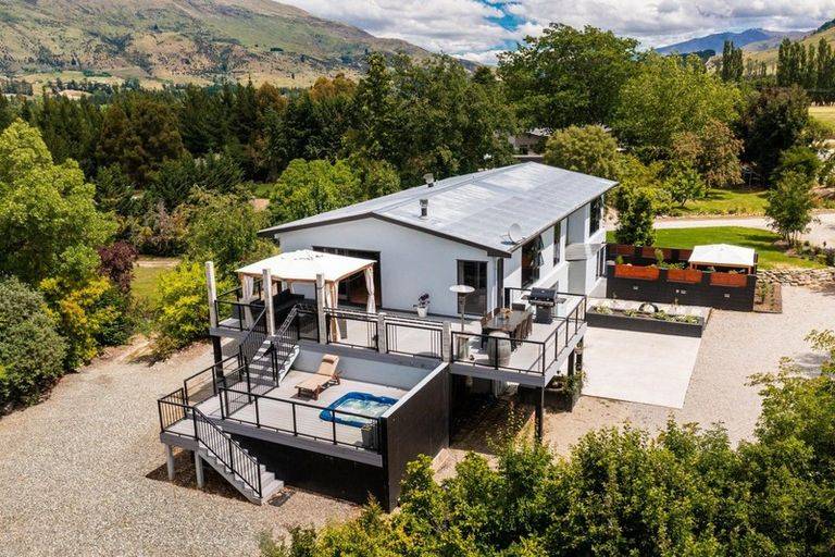 289 Riverbank Road