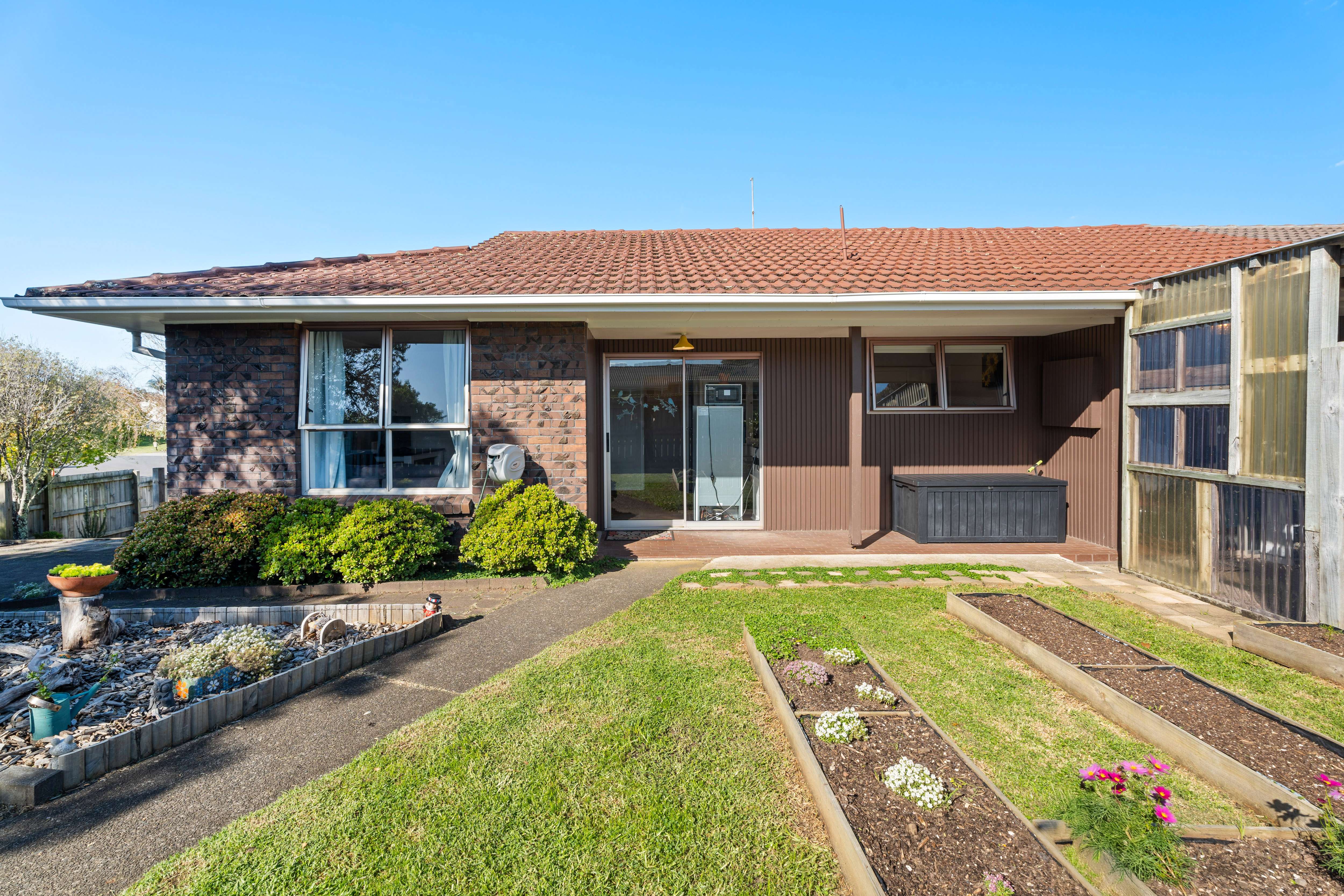 1/3 Tyrian Close, Half Moon Bay, Manukau City, 2 Kuwarto, 1 Banyo, House