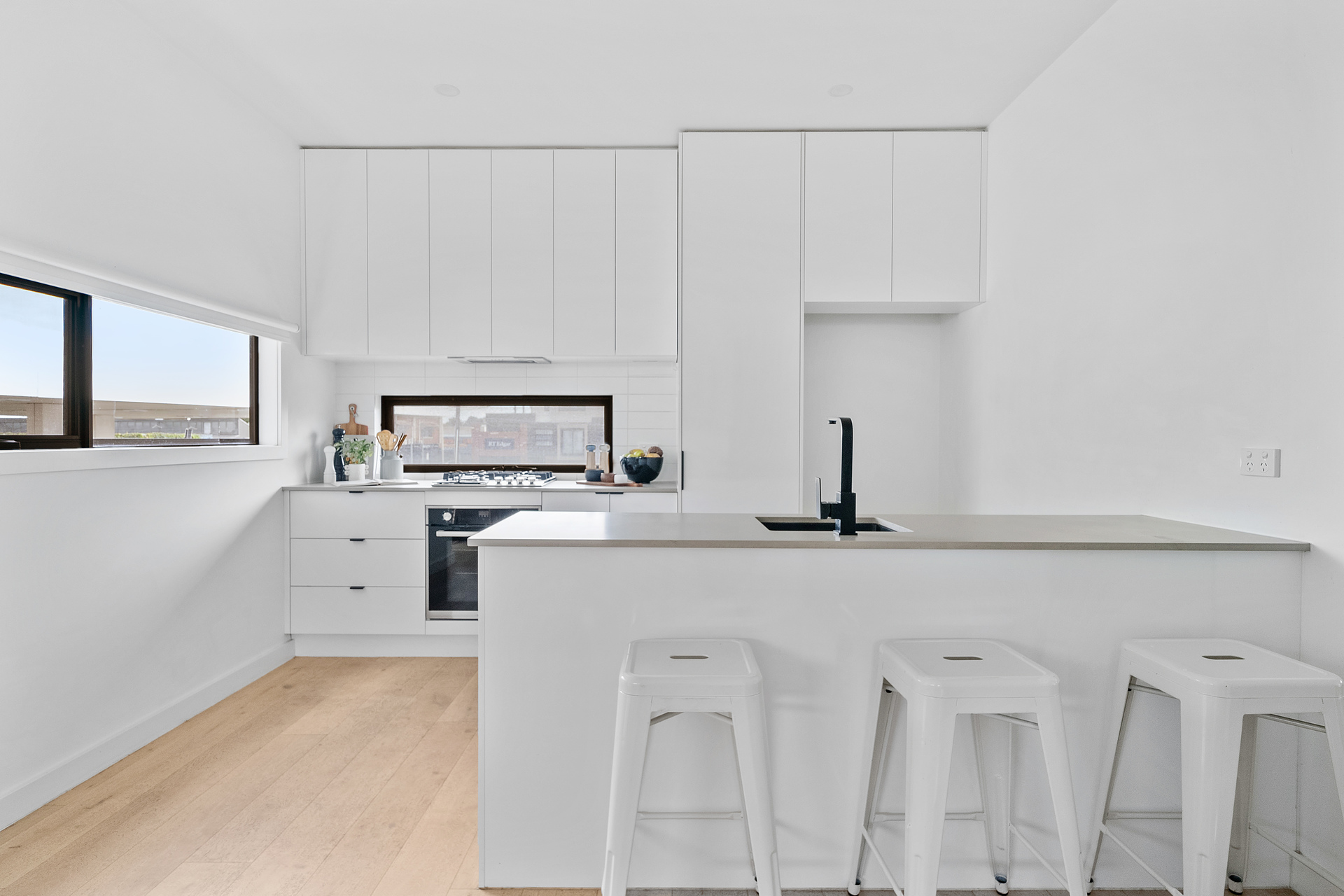 SYLVESTER LPO UNIT 4 500 PLENTY RD, Preston, North Melbourne, 0 રૂમ, 0 બાથરૂમ, Townhouse