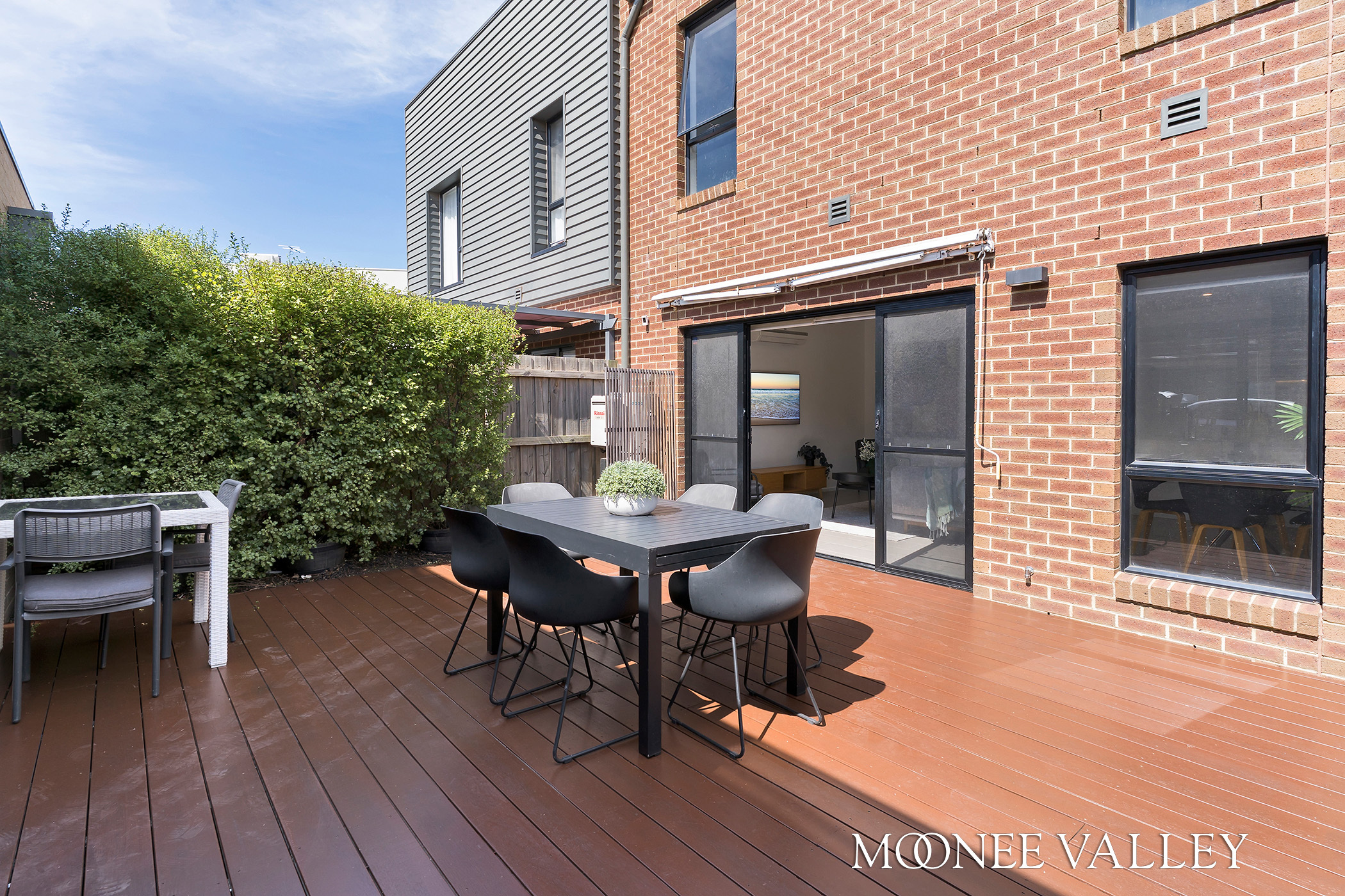 9 FAIRVIEW CR, AVONDALE HEIGHTS VIC 3034, 0 Bedrooms, 0 Bathrooms, House