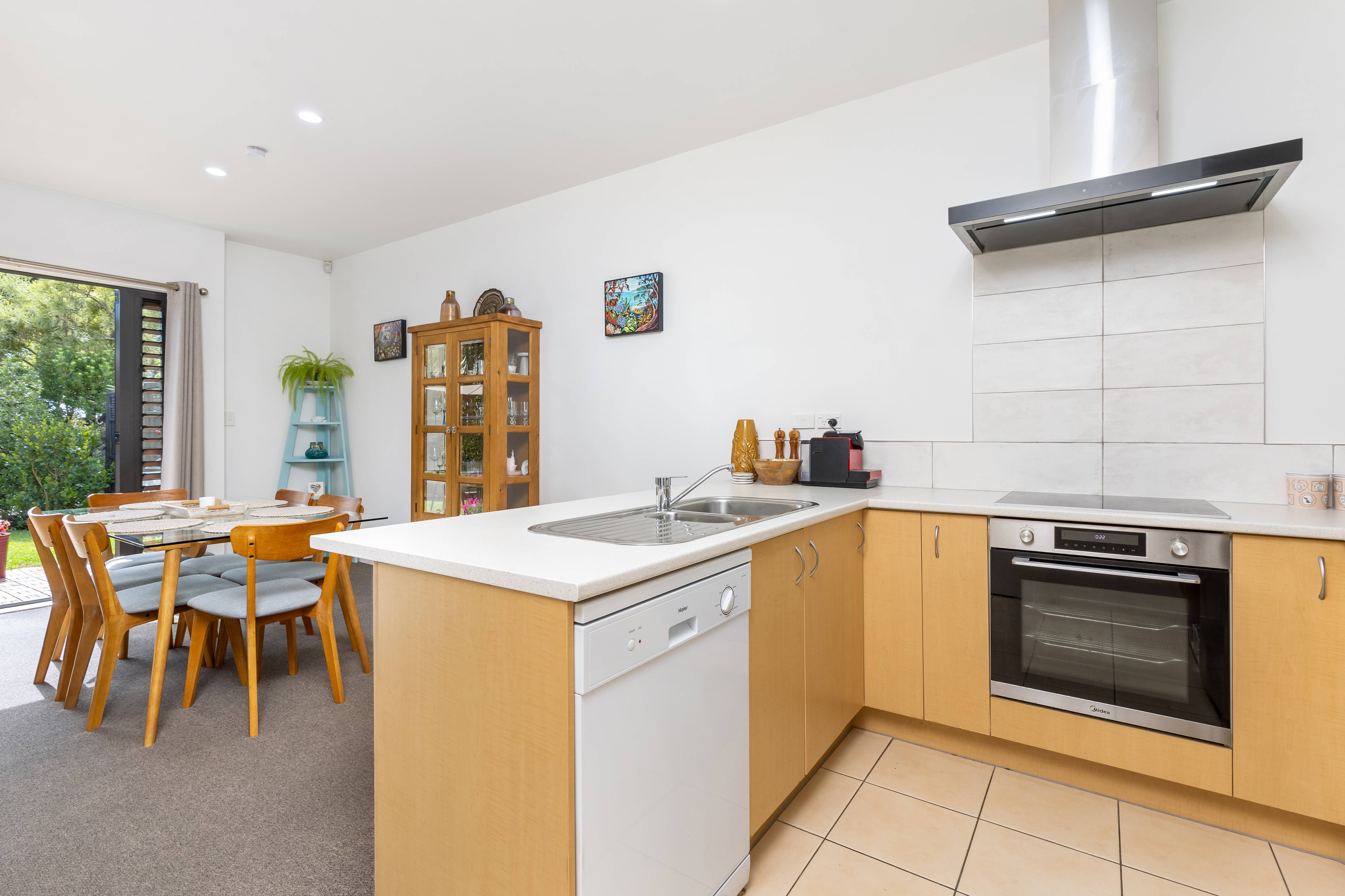 15/11 The Avenue, Albany, North Shore City, 3 રૂમ, 1 બાથરૂમ, Townhouse