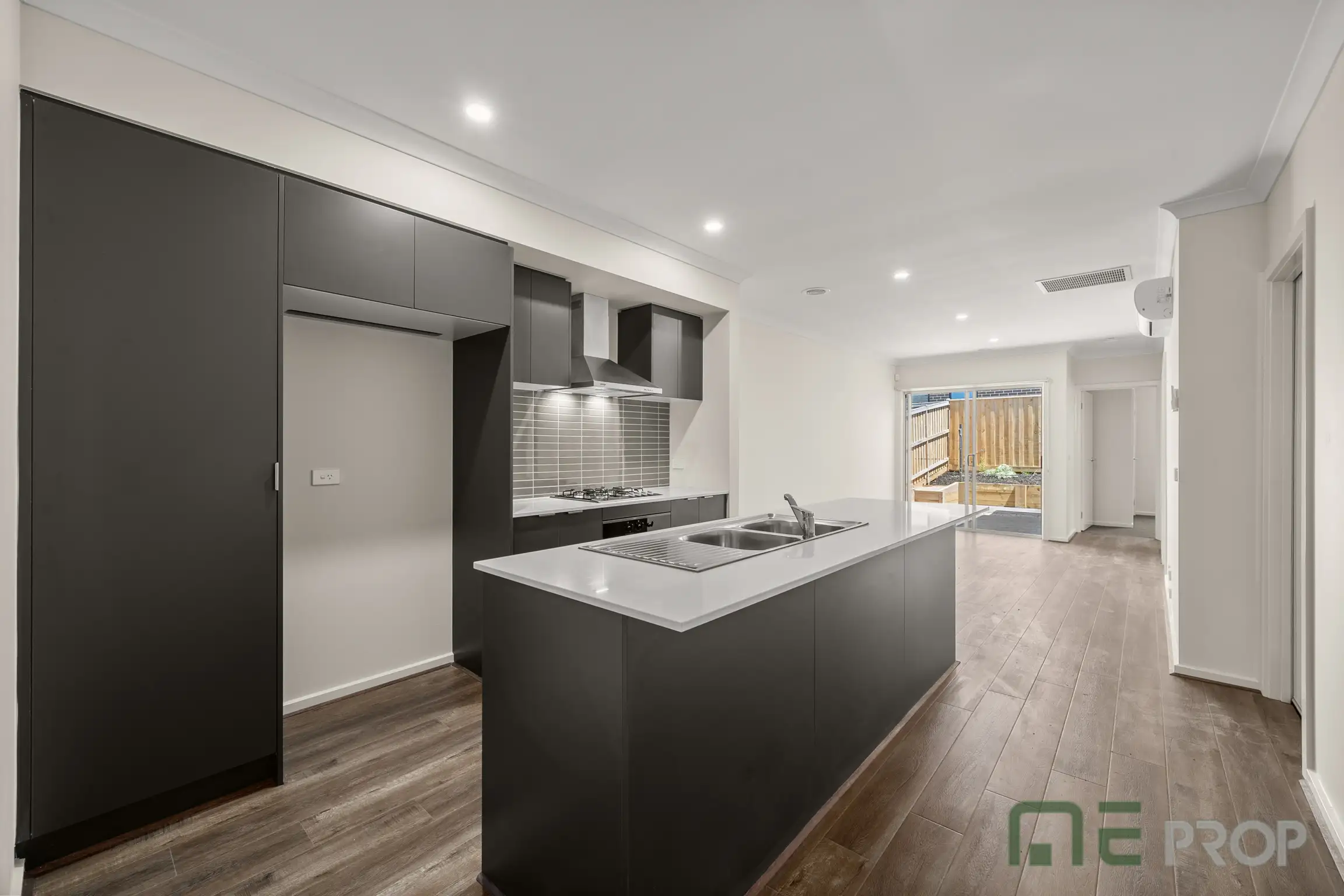 14 WOROPE ST, Wyndham Vale, South West Melbourne, 0房, 0浴, House