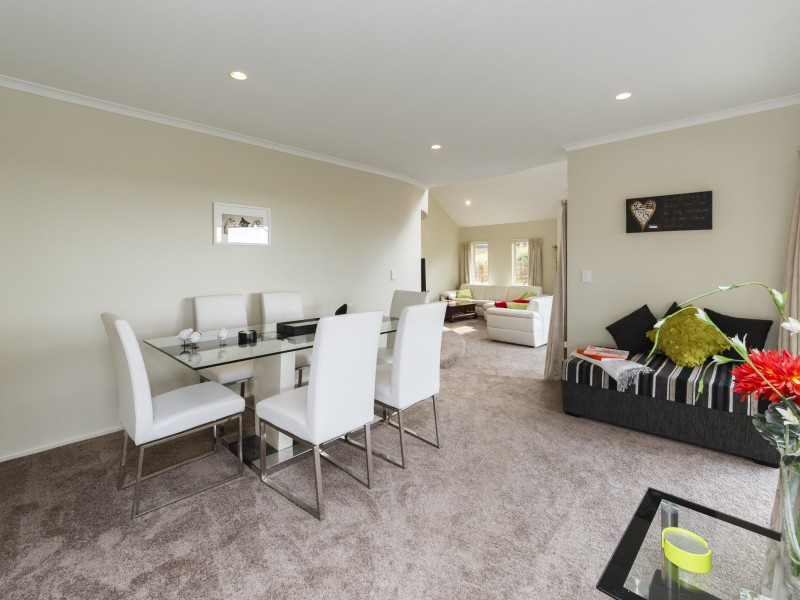 143 Pacific Drive, Fitzherbert, Palmerston North City, 4 ਕਮਰੇ, 2 ਬਾਥਰੂਮ