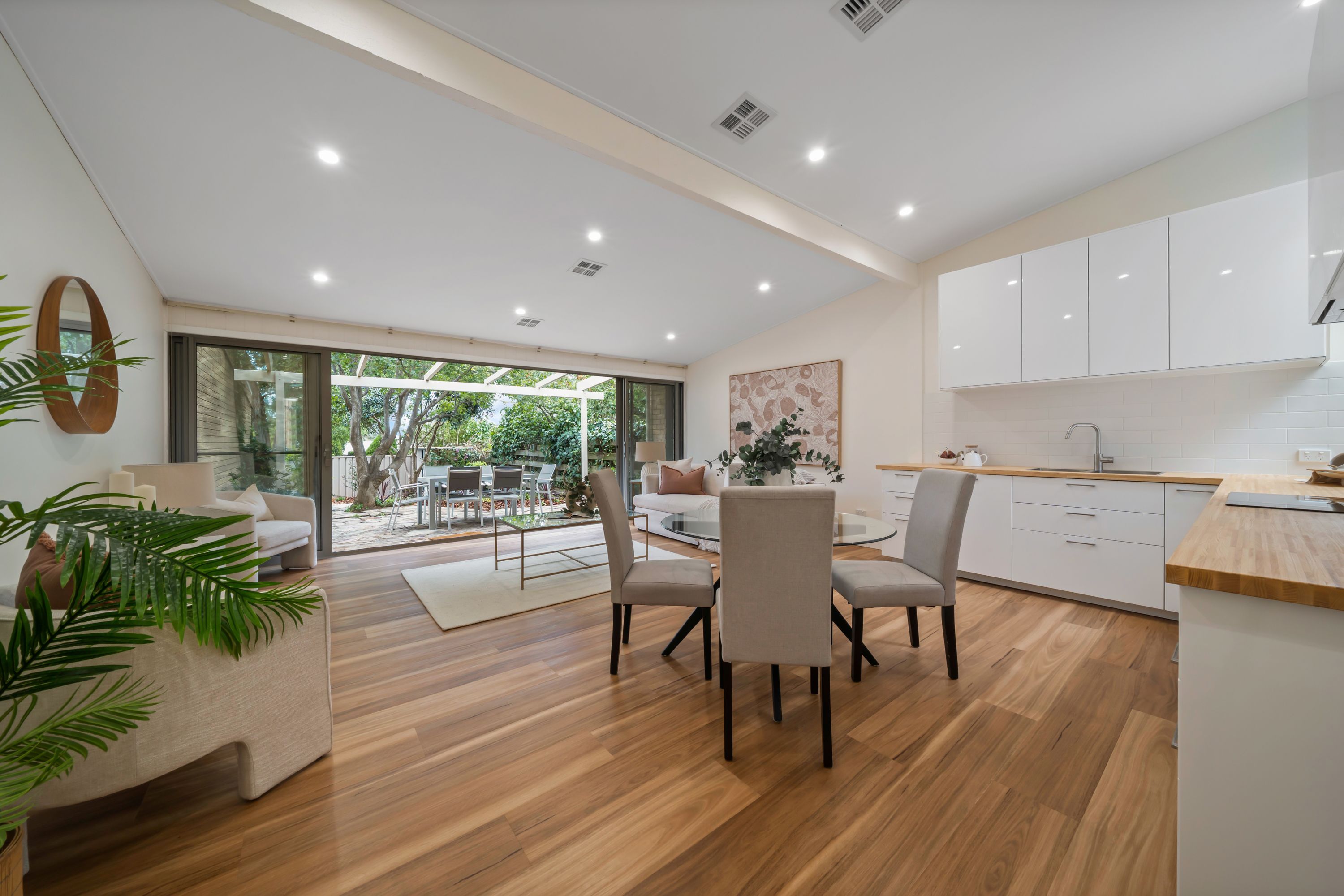 WEETANGERA GARDENS 38 GILLESPIE ST, Weetangera, Belconnen District, 0房, 0浴, Townhouse