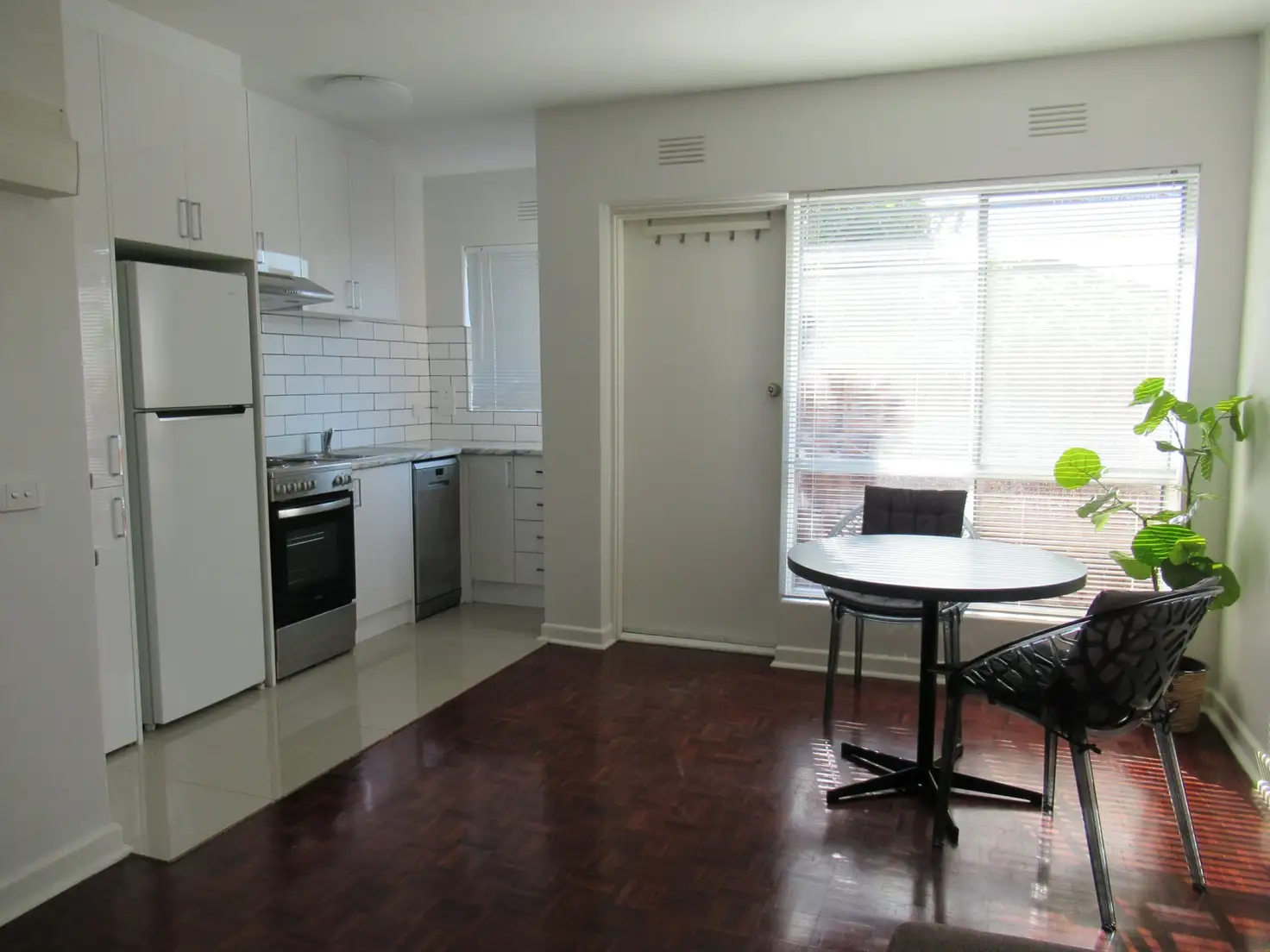 UNIT 5 104-108 SPRINGVALE RD, Springvale, South East Melbourne, 0 Bedrooms, 0 Bathrooms, Unit