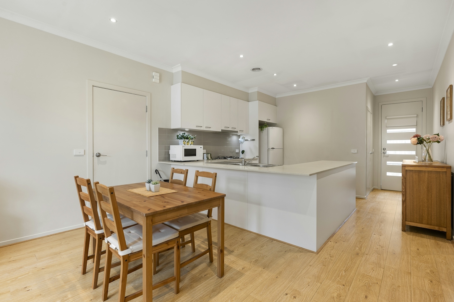 UNIT 2 15 PLUMER ST, Croydon, East Melbourne, 0 Kuwarto, 0 Banyo, Unit