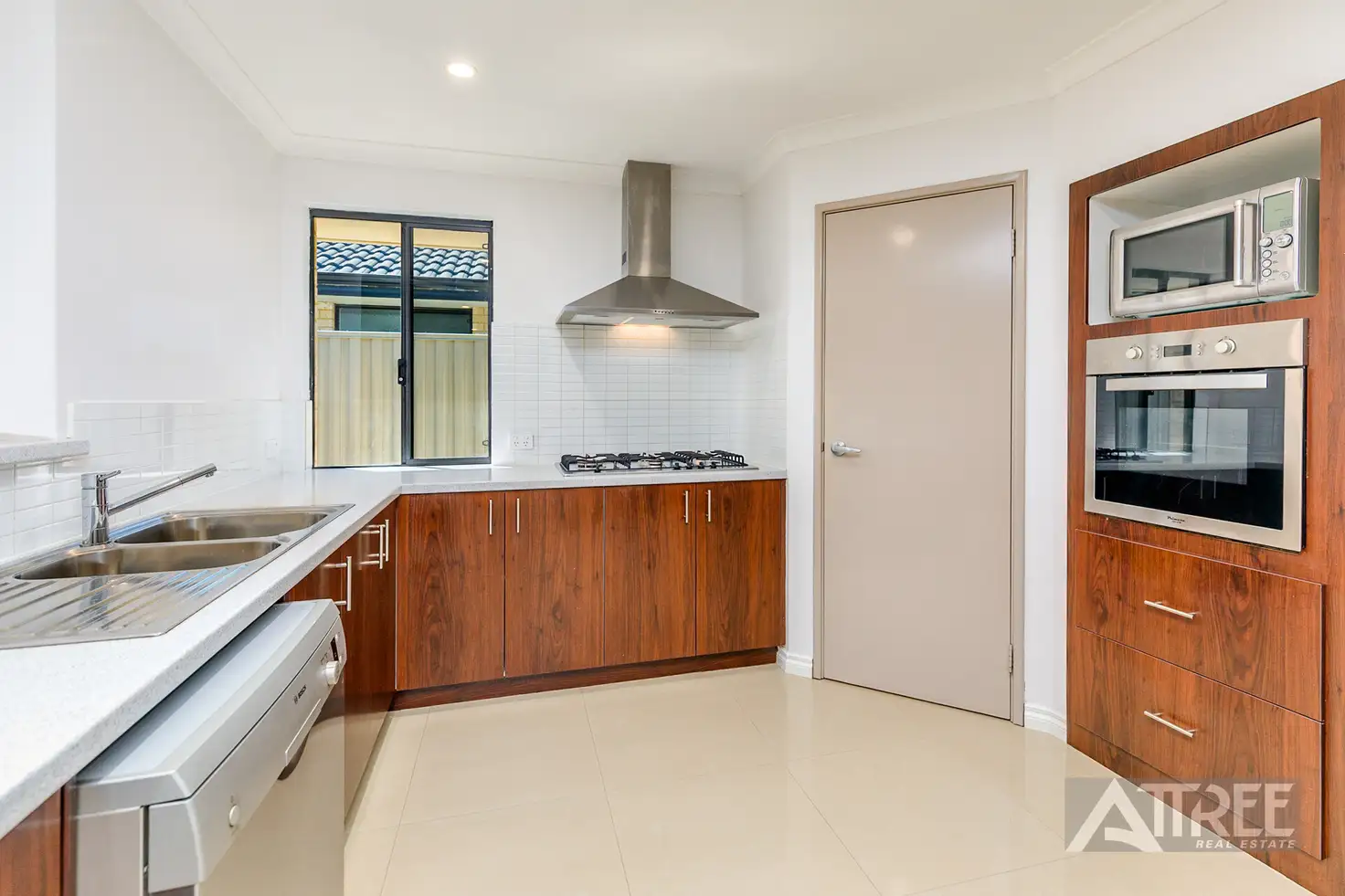 16 CORNFORTH WAY, Piara Waters, South East Perth, 0 rūma, 0 rūma horoi, House