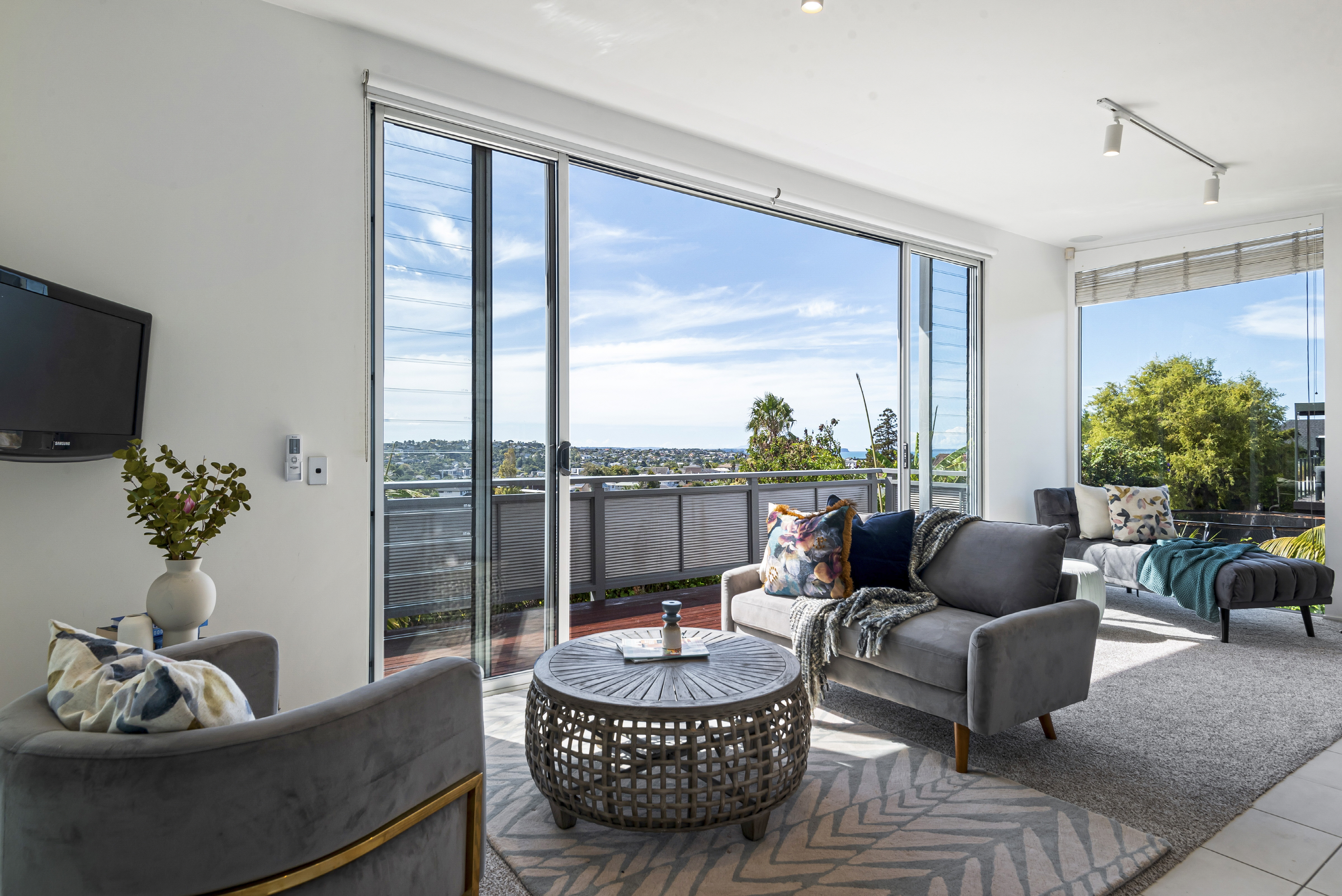 1/598 Beach Road, Rothesay Bay, North Shore City, 4 Kuwarto, 2 Banyo, House