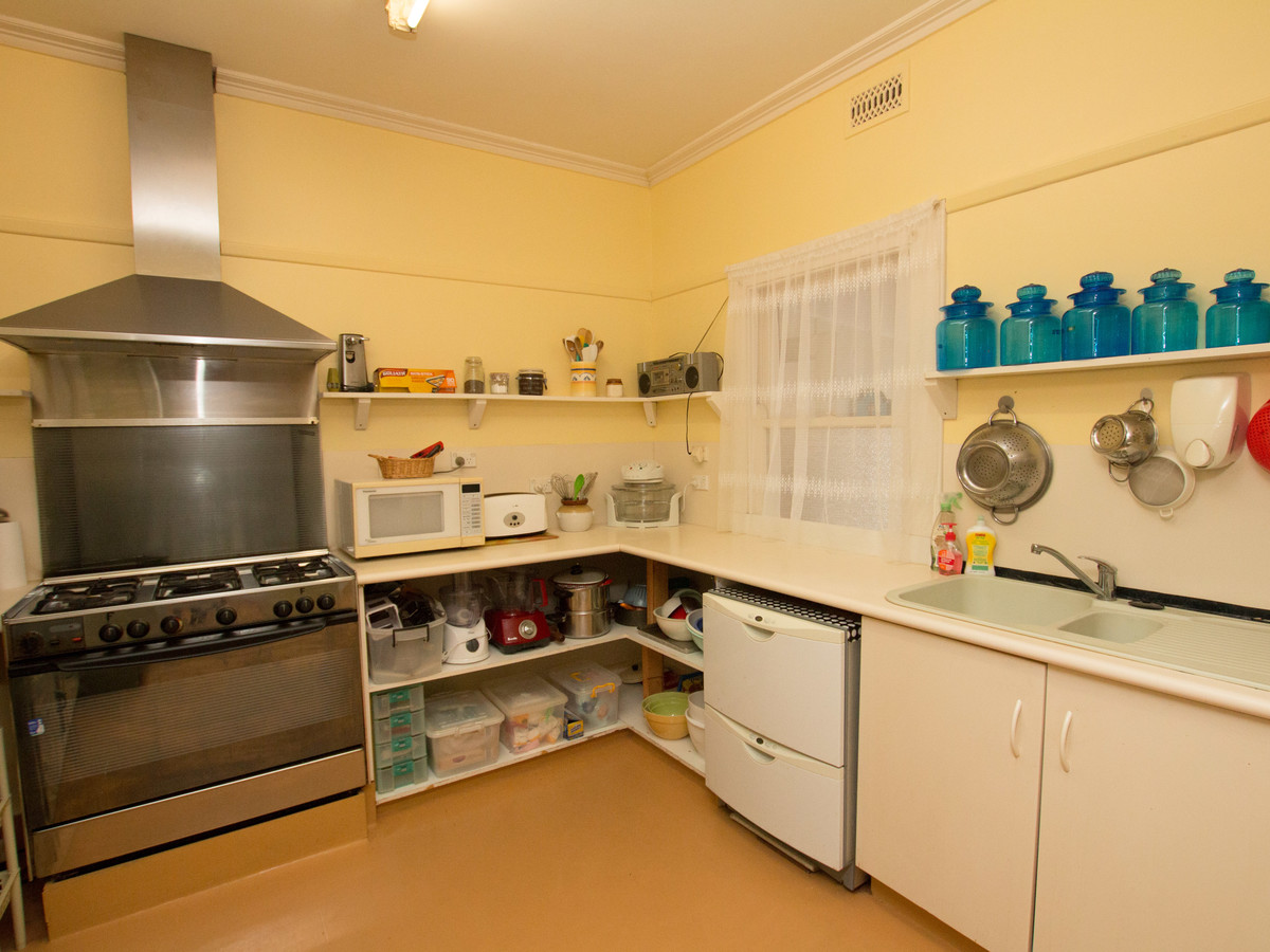 ST COLMAN'S SCHOOL 42 DUNLOP ST, Mortlake, Warrnambool and South West, 0 Bedrooms, 0 Bathrooms, House