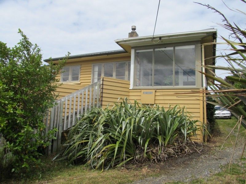 232 Rocks Highway, Riverton, Southland, 2 Bedrooms, 1 Bathrooms
