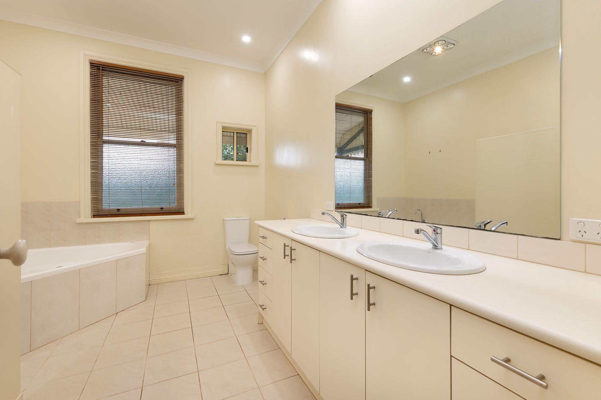 213 FEDERATION AV, Corowa, Murray, 0房, 0浴, House