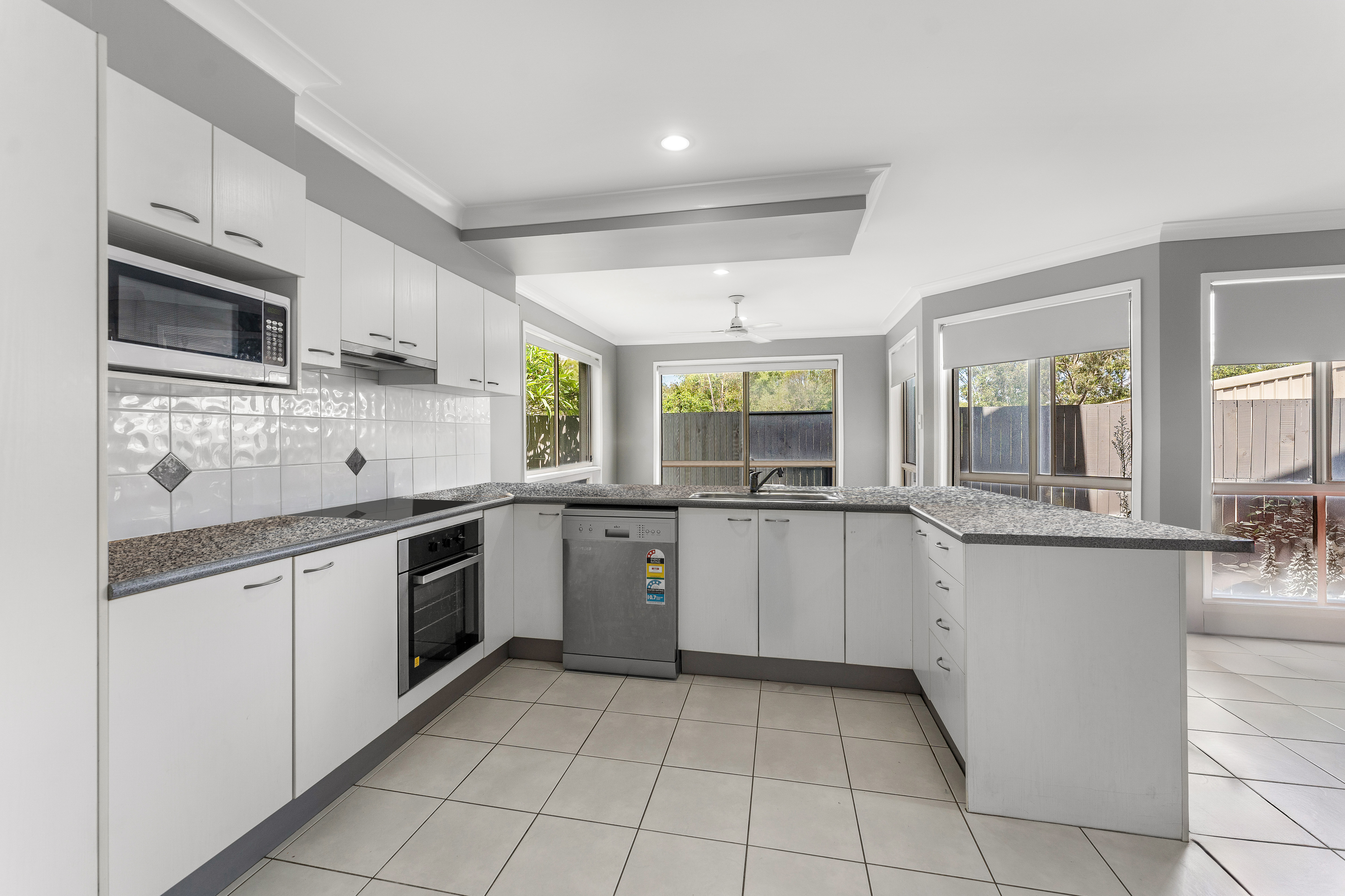 VIEW POINT 24 MOUNTAIN VIEW CR, Mount Warren Park, Brisbane - Southern Region, 0 غرف, 0 حمامات, House