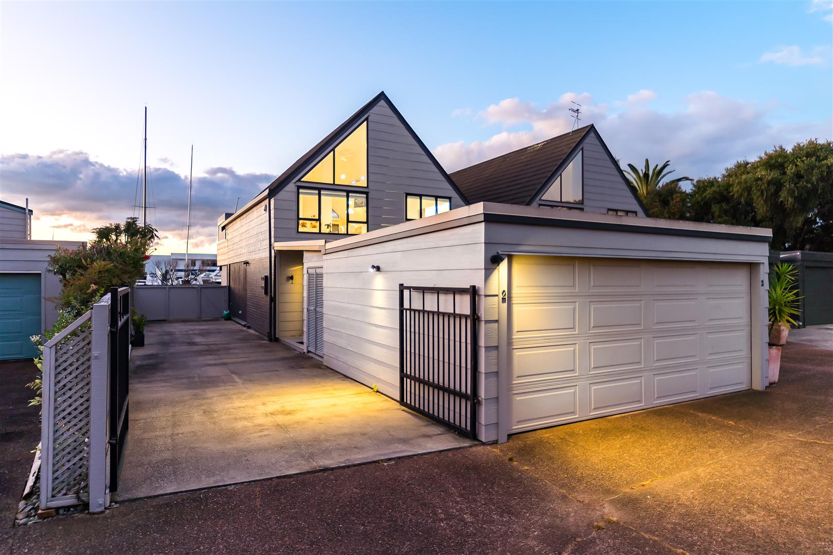2/3 Pegasus Place, Half Moon Bay, Manukau City, 3 Bedrooms, 2 Bathrooms