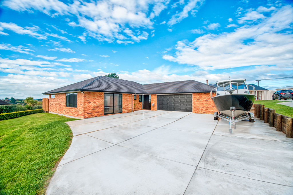 245 Point View Drive, Dannemora, Manukau City, 7 ห้องนอน, 1 ห้องน้ำ