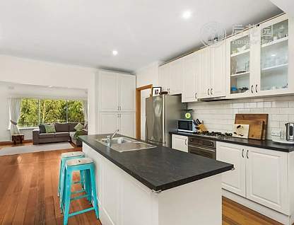 10 RUTLAND ST, NIDDRIE VIC 3042, 0 Kuwarto, 0 Banyo, House