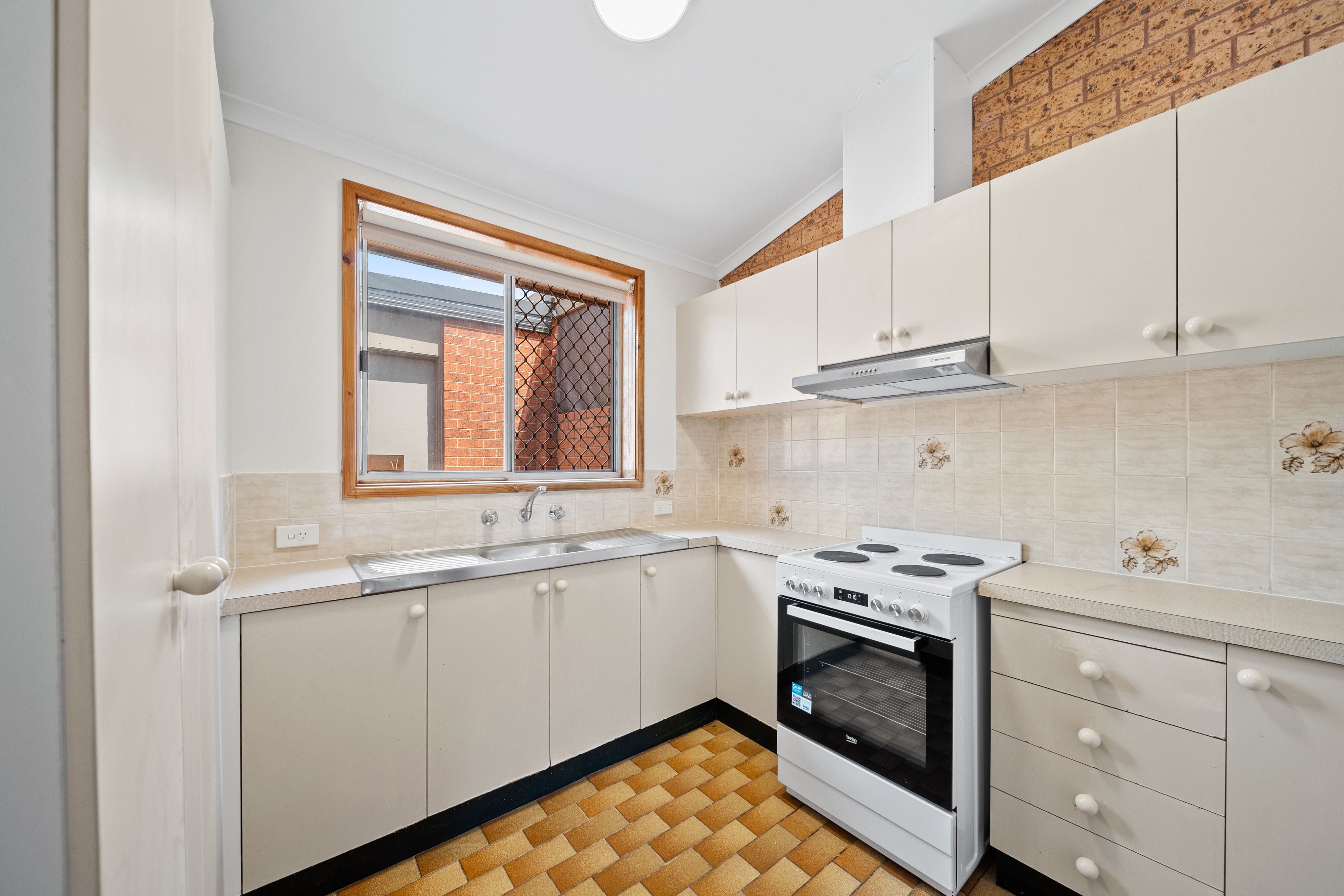 UNIT 2 91-99 DONALD RD, KARABAR NSW 2620, 0 Bedrooms, 0 Bathrooms, Townhouse
