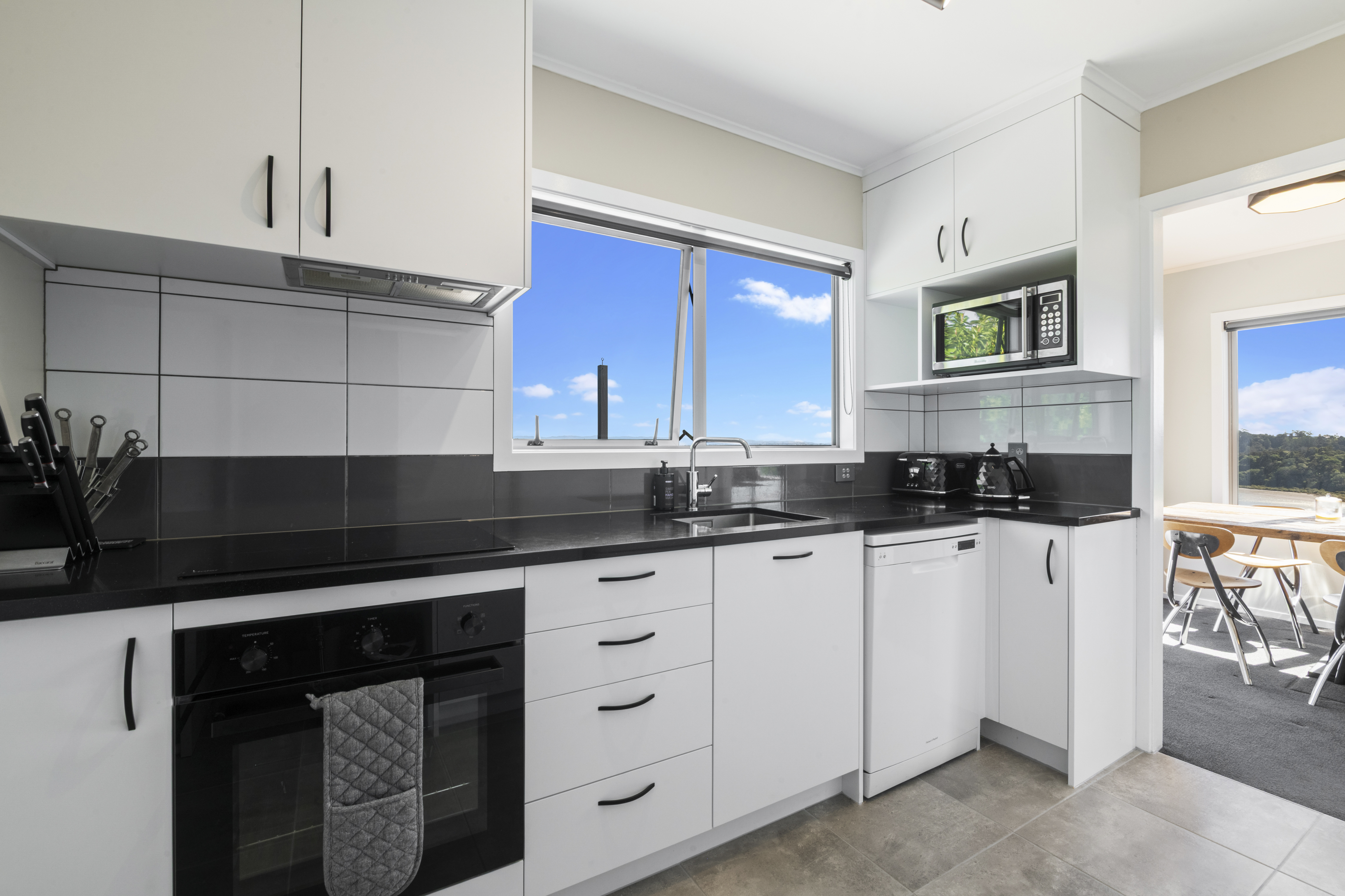 9 Gillan Place, Bayview, North Shore City, 3 ห้องนอน, 1 ห้องน้ำ, House