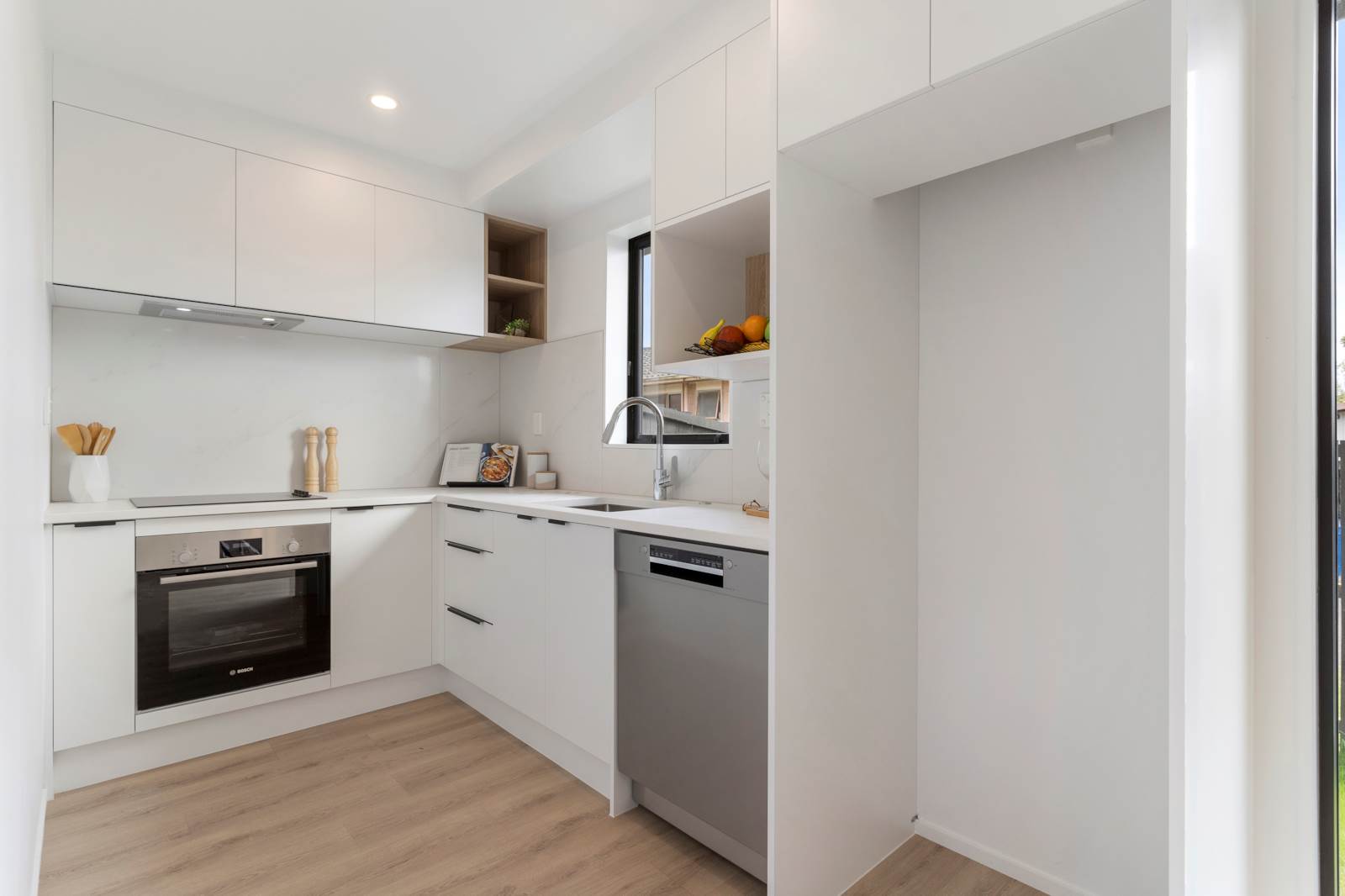 15d Pipitea Place, Massey, Waitakere City, 3 Bedrooms, 2 Bathrooms, Townhouse