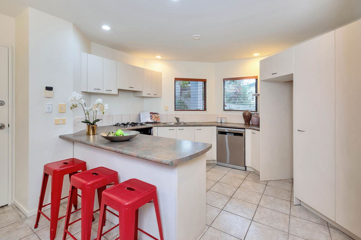 2/12 Philip Place, Hillcrest, North Shore City, 3 Kuwarto, 0 Banyo