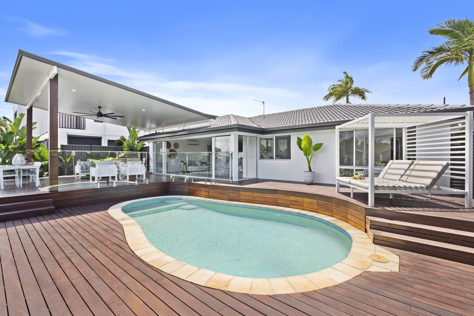 6 CARMEL CT, Broadbeach Waters, Gold Coast, 0 कमरे, 0 बाथरूम, House