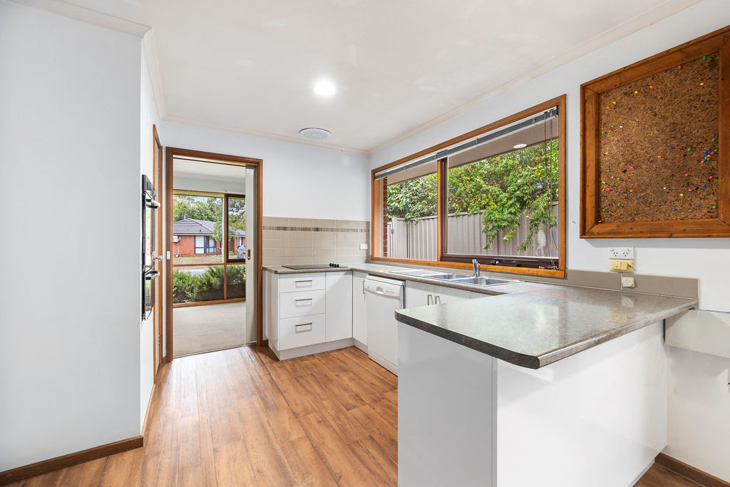 8 MELVYN CR, Mount Clear, Ballarat, 0 कमरे, 0 बाथरूम, House