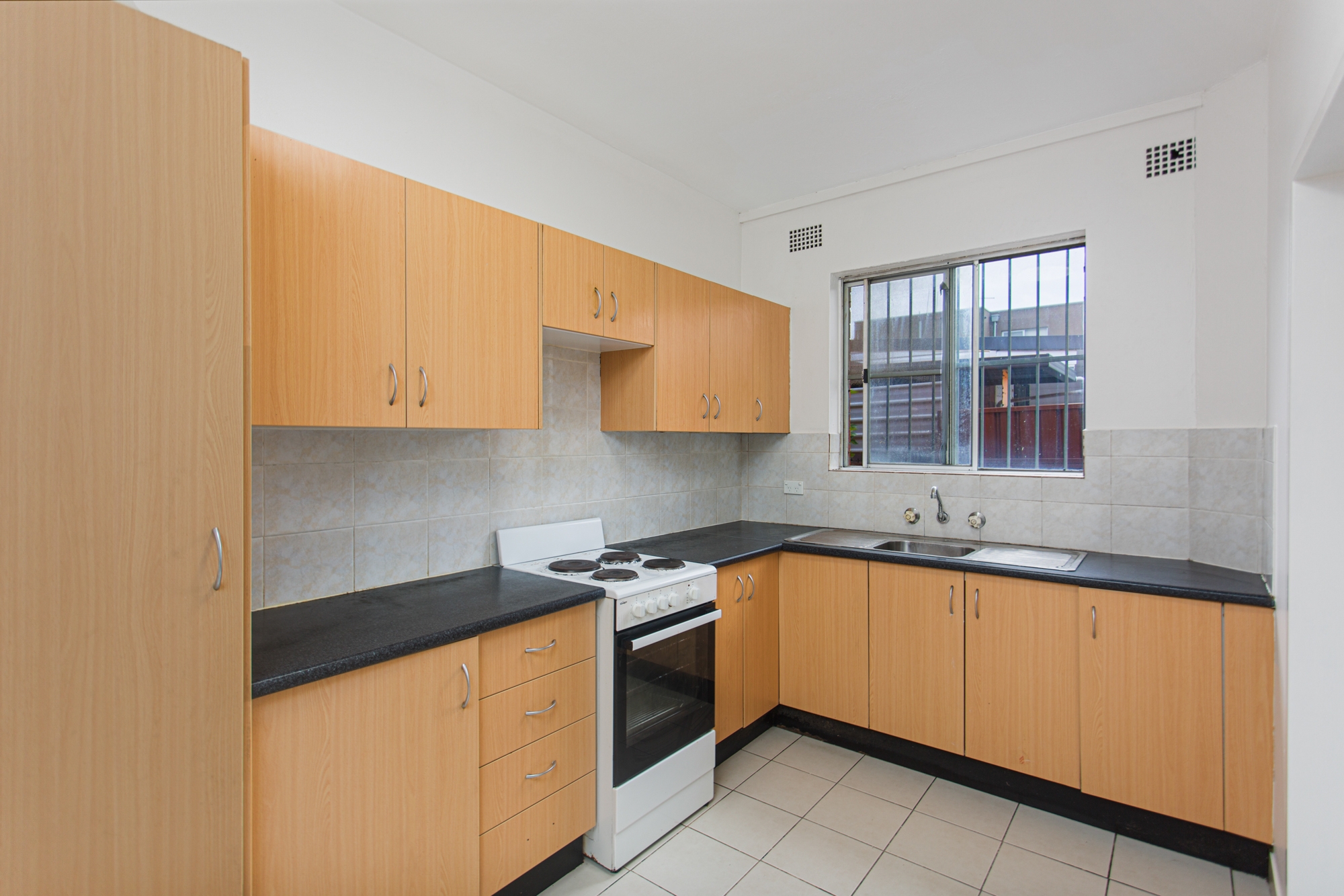UNIT 3 28 FLORA ST, Roselands, South Western Suburbs, 0 ห้องนอน, 0 ห้องน้ำ, Unit