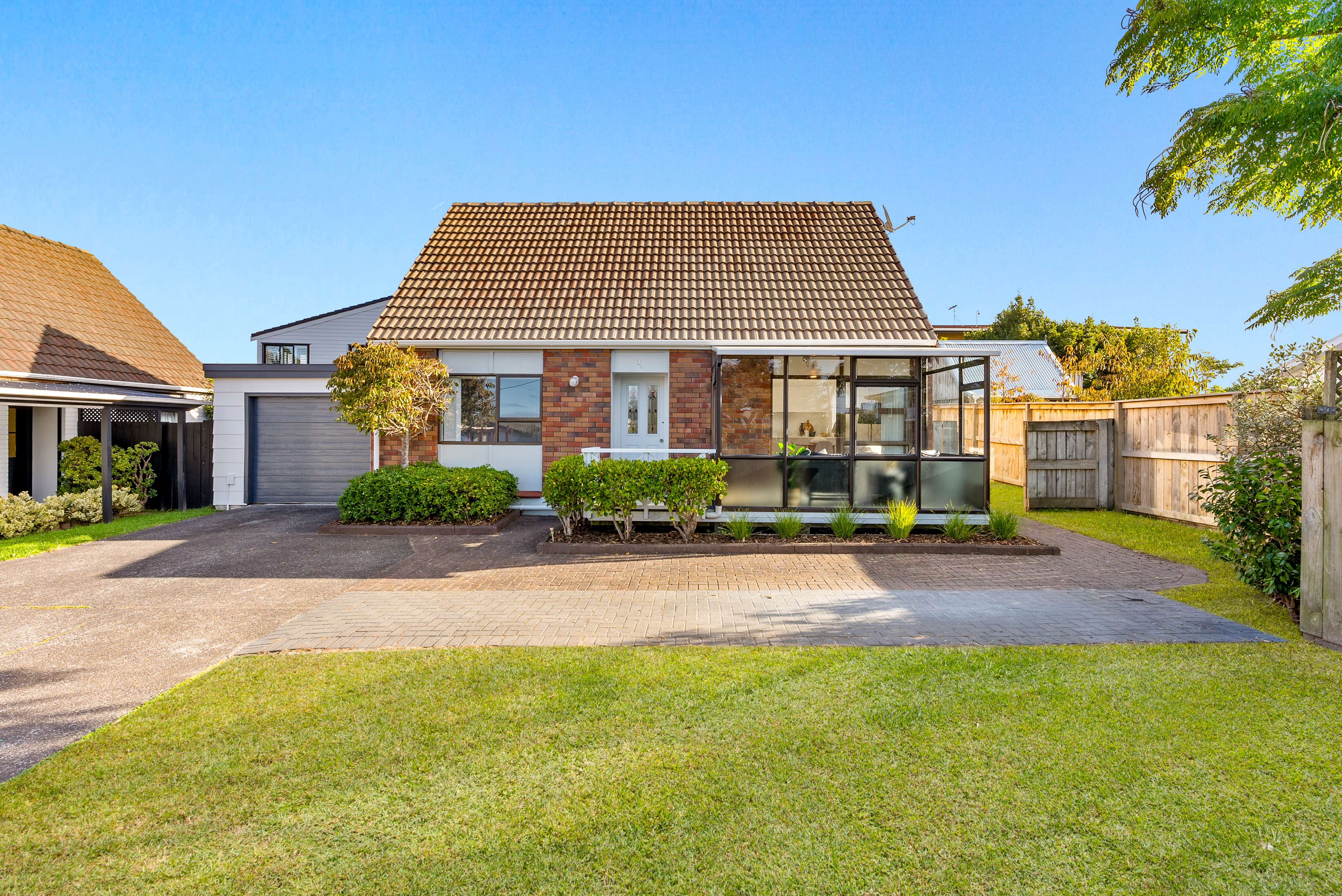 3/5a Tobruk Crescent, Milford, North Shore City, 2 રૂમ, 1 બાથરૂમ, House