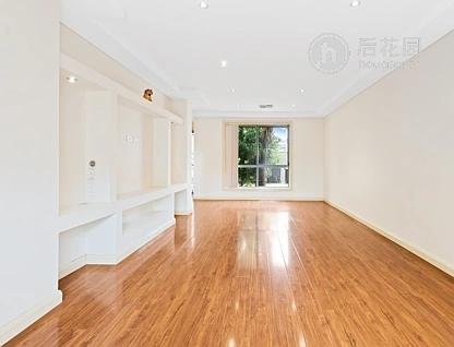 Unit 8/27-29 NAPIER AVENUE, LURNEA, 0 침실, 0 욕실, Townhouse