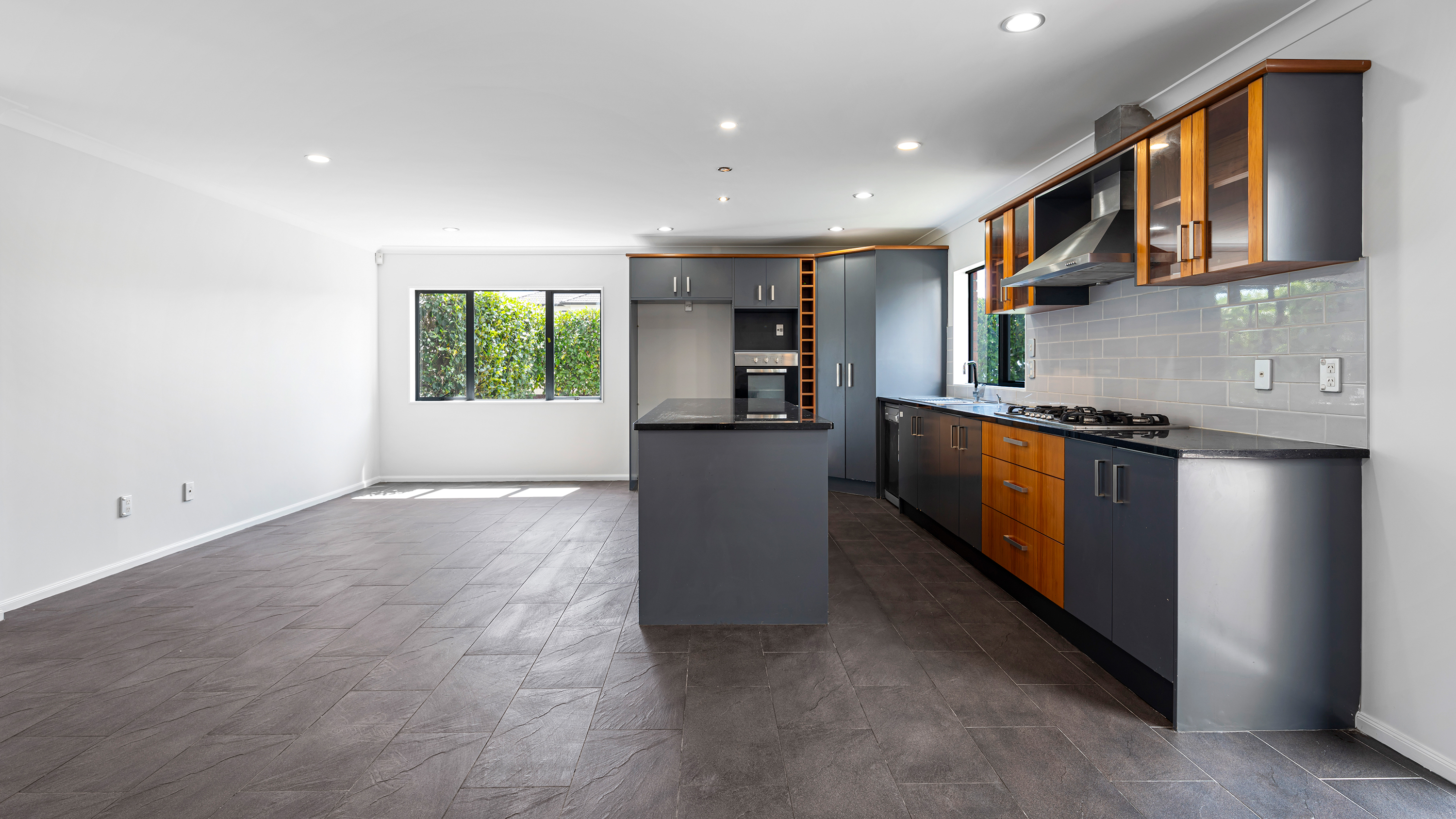 35 Kestev Drive, Flat Bush, Manukau City, 6 ห้องนอน, 3 ห้องน้ำ, House