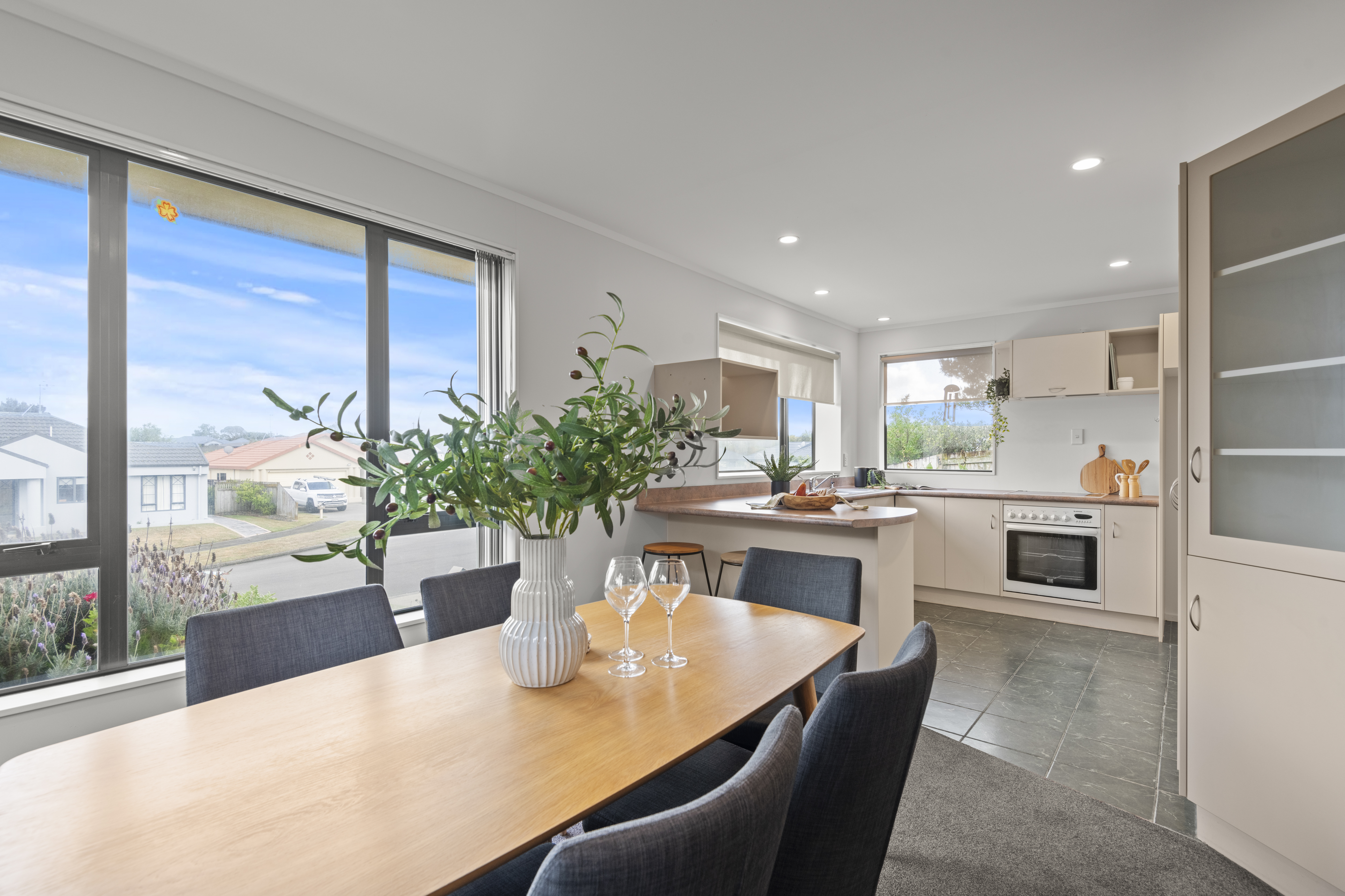 38 Logan Way, Kelvin Grove, Palmerston North City, 3 ਕਮਰੇ, 2 ਬਾਥਰੂਮ, House