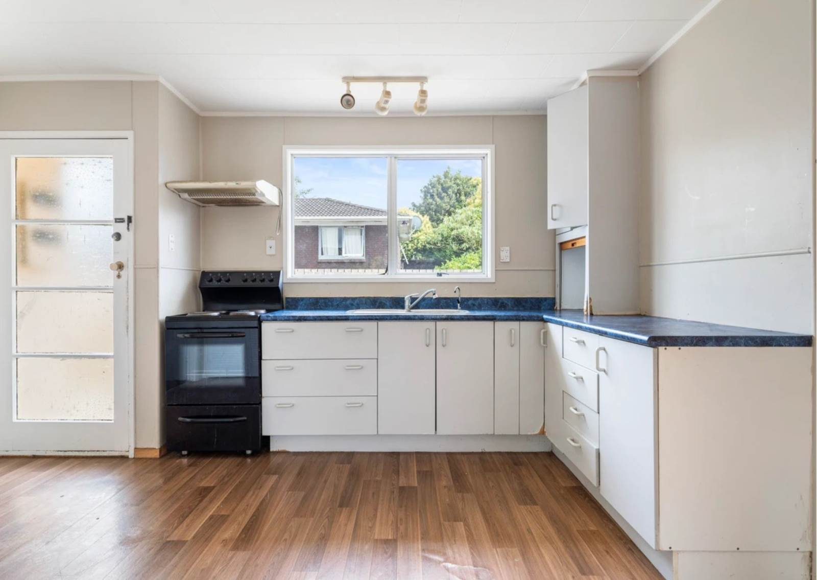 10 Siska Place, Wattle Downs, Manukau City, 3 कमरे, 1 बाथरूम, House