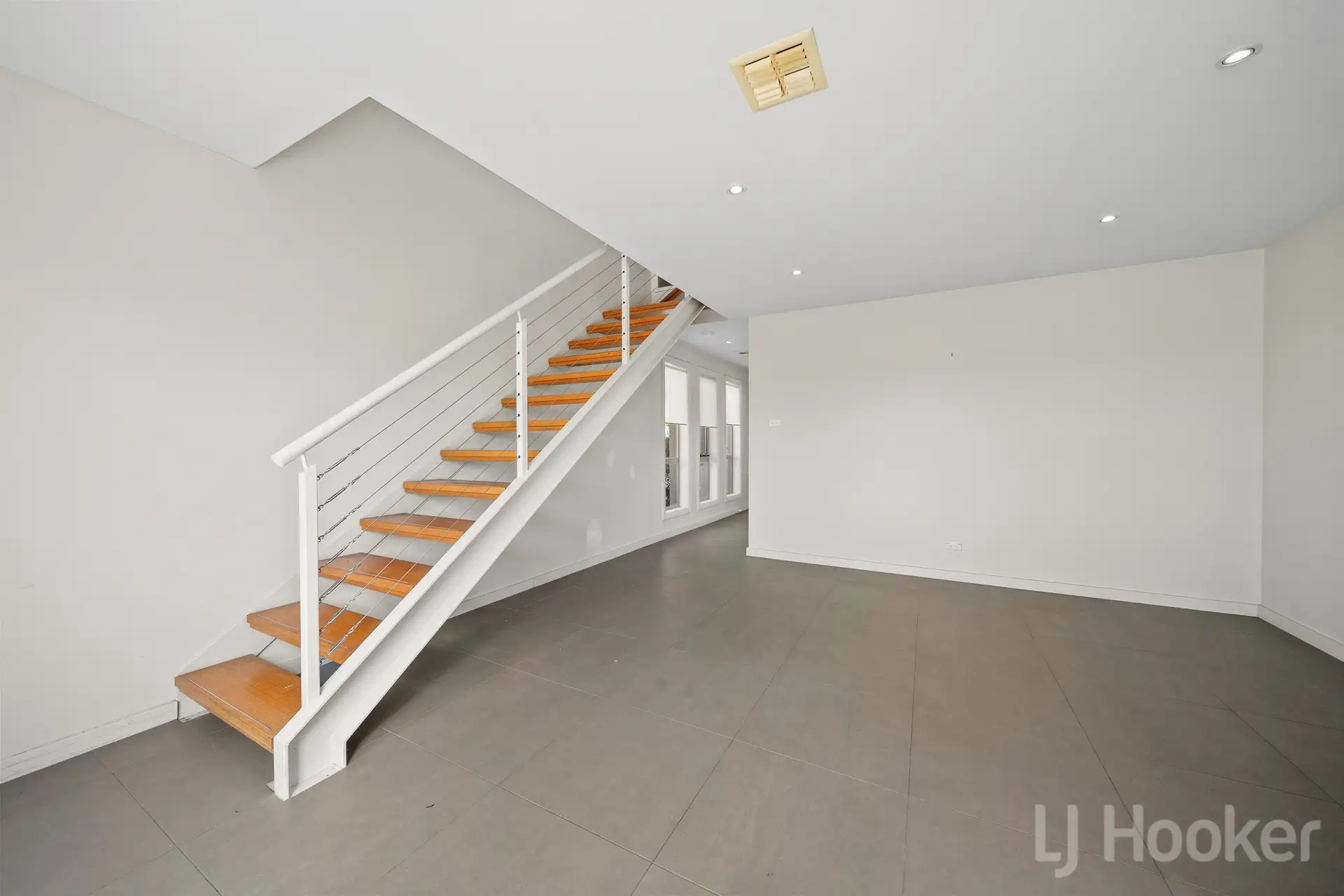 UNIT 1 2-4 CASSIDY ST, Queanbeyan West, South Coast, 0 Kuwarto, 0 Banyo, Townhouse