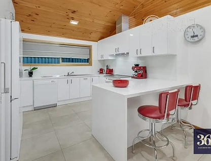 65 PRINCES HWY, WERRIBEE VIC 3030, 3房, 2浴, House