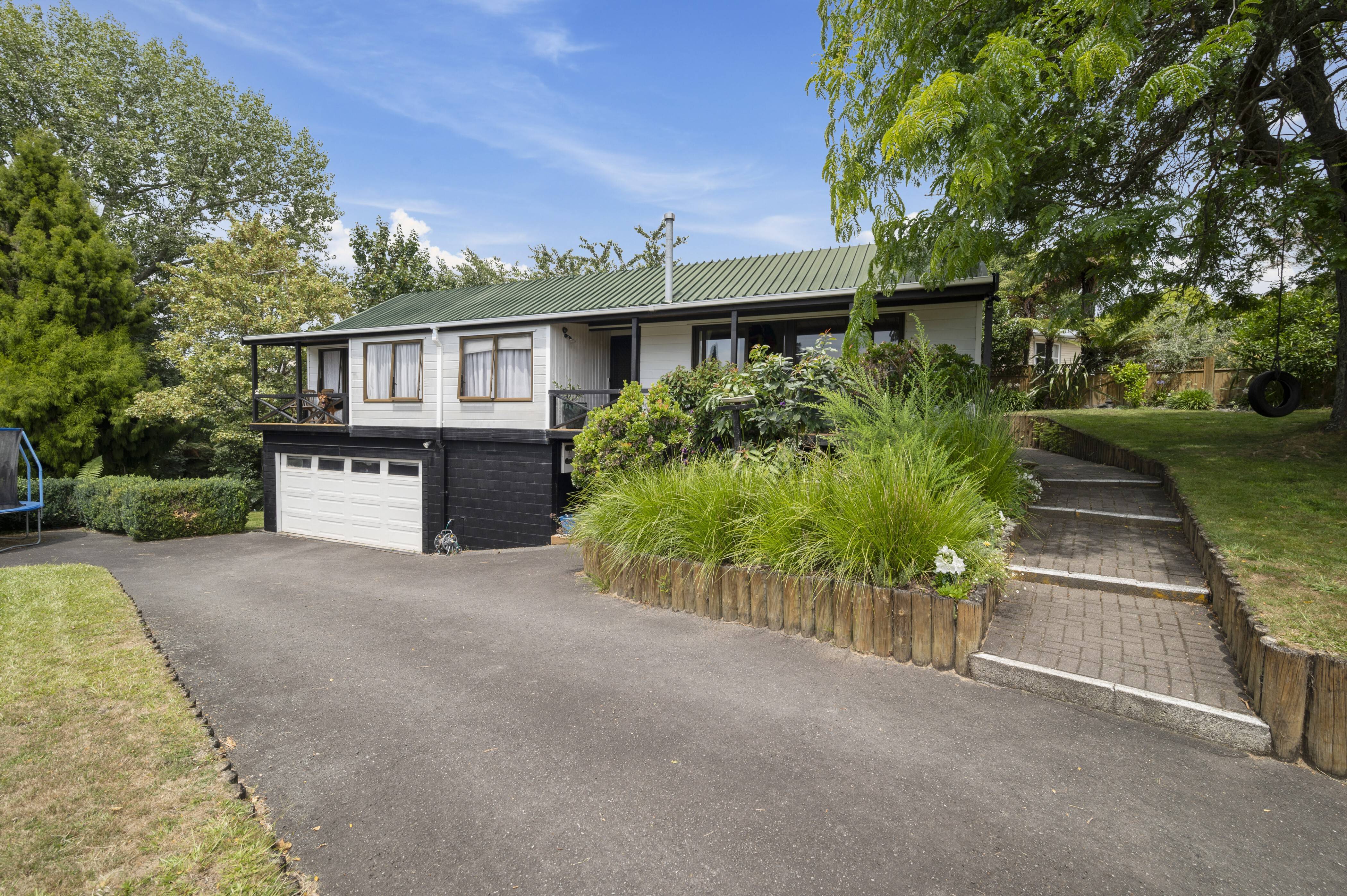 10 Utuhina Road, Springfield