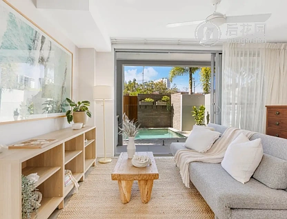 Unit 2/30 COOLANGATTA ROAD, COOLANGATTA, 0 Kuwarto, 0 Banyo, Townhouse