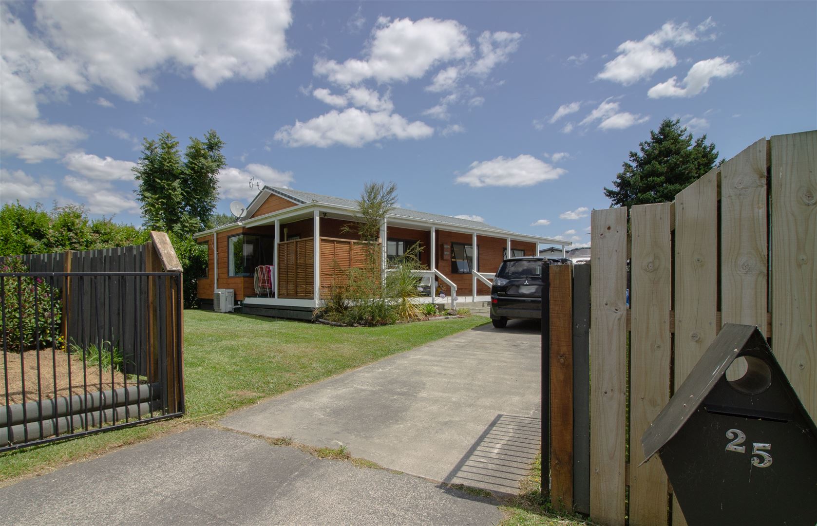 25 Dunlop Crescent