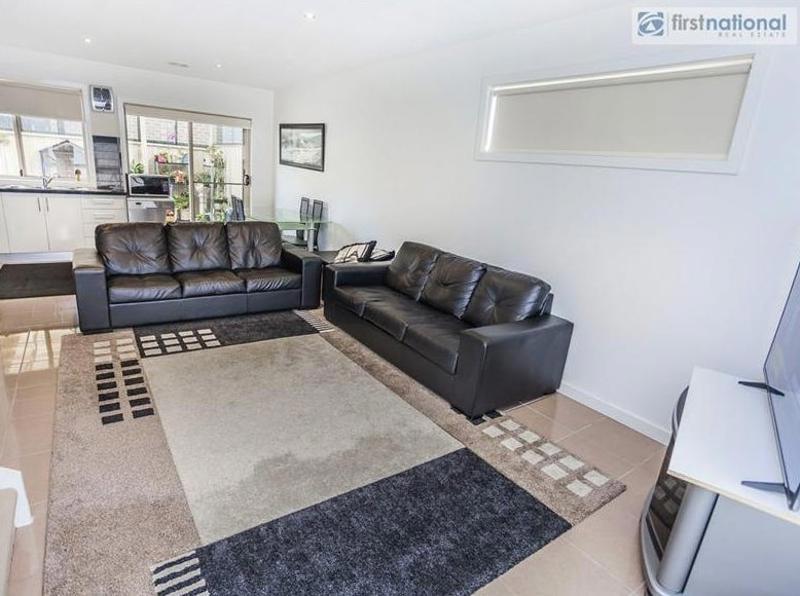 24 MILFORD CT, Meadow Heights, North Melbourne, 0 غرف, 0 حمامات, Townhouse