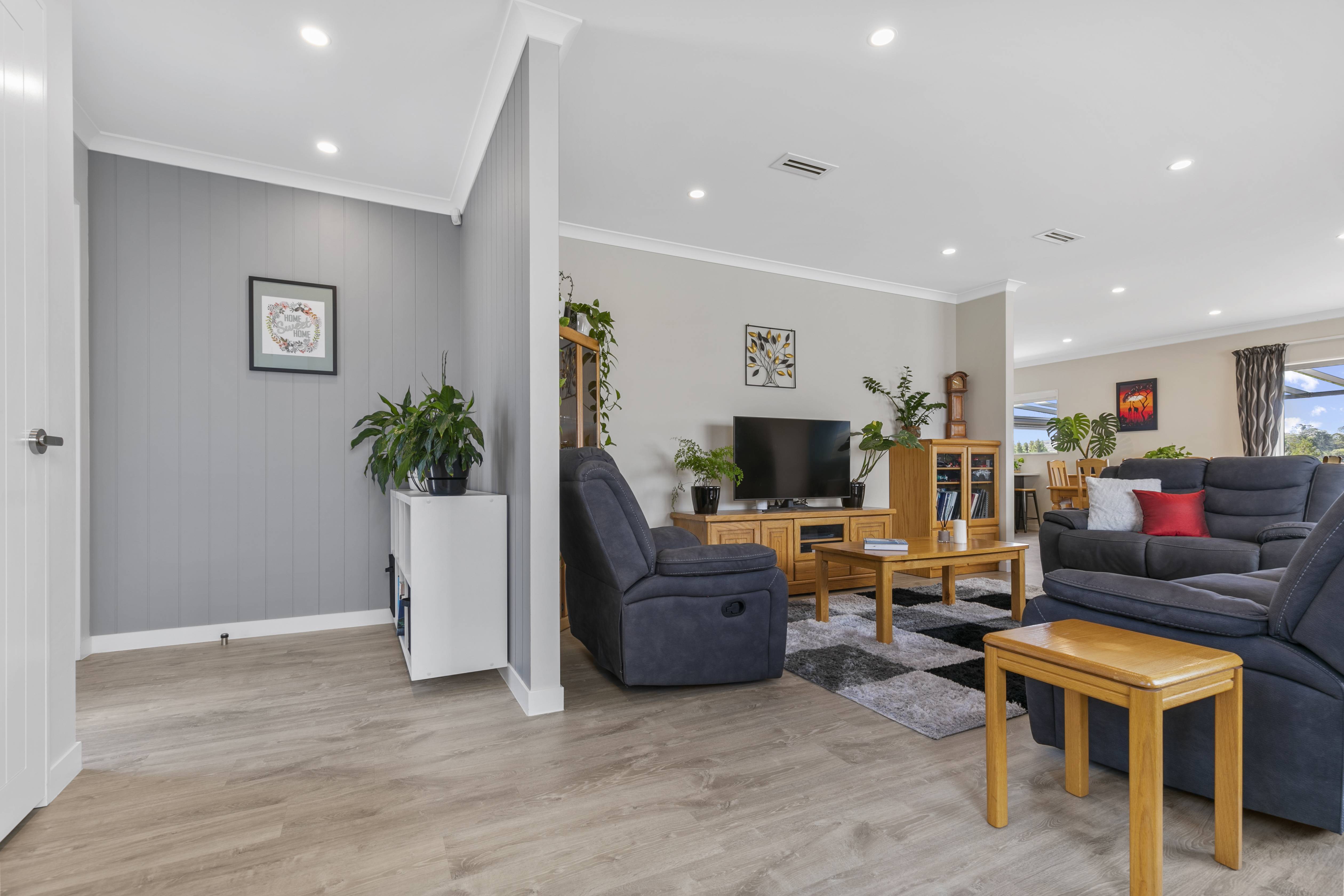 105 Godfrey Drive, Orewa, Rodney, 4 Bedrooms, 2 Bathrooms, House